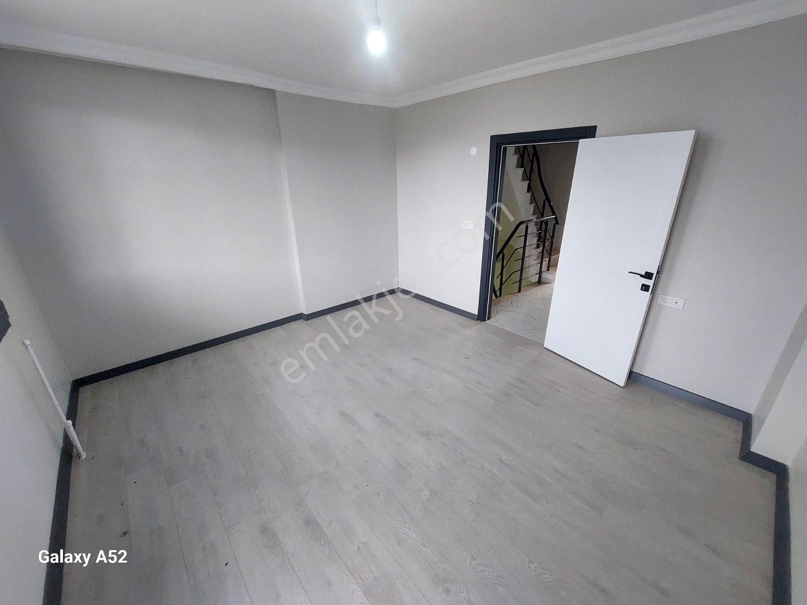 Mega Yapıdan Merkezi Konum Geniş Bahçeli 4+1 Lüx Villa - Görsel 16