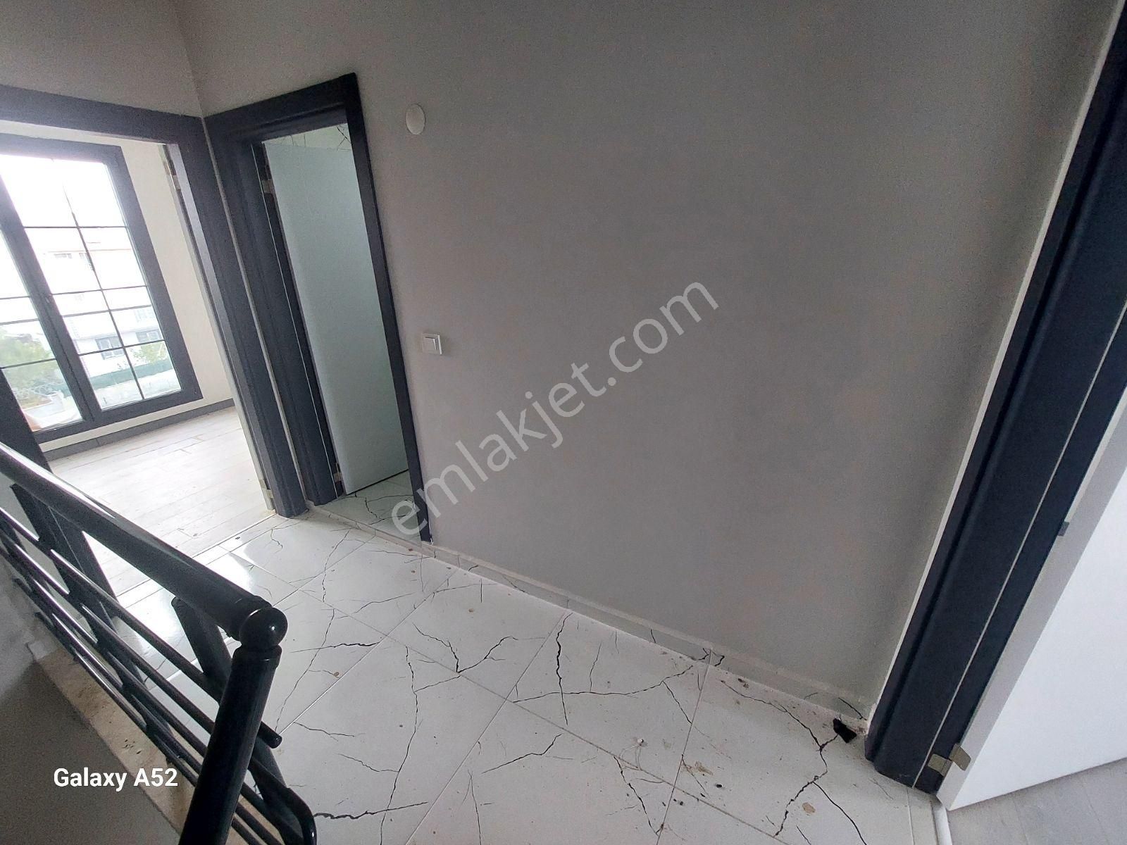 Mega Yapıdan Merkezi Konum Geniş Bahçeli 4+1 Lüx Villa - Görsel 18