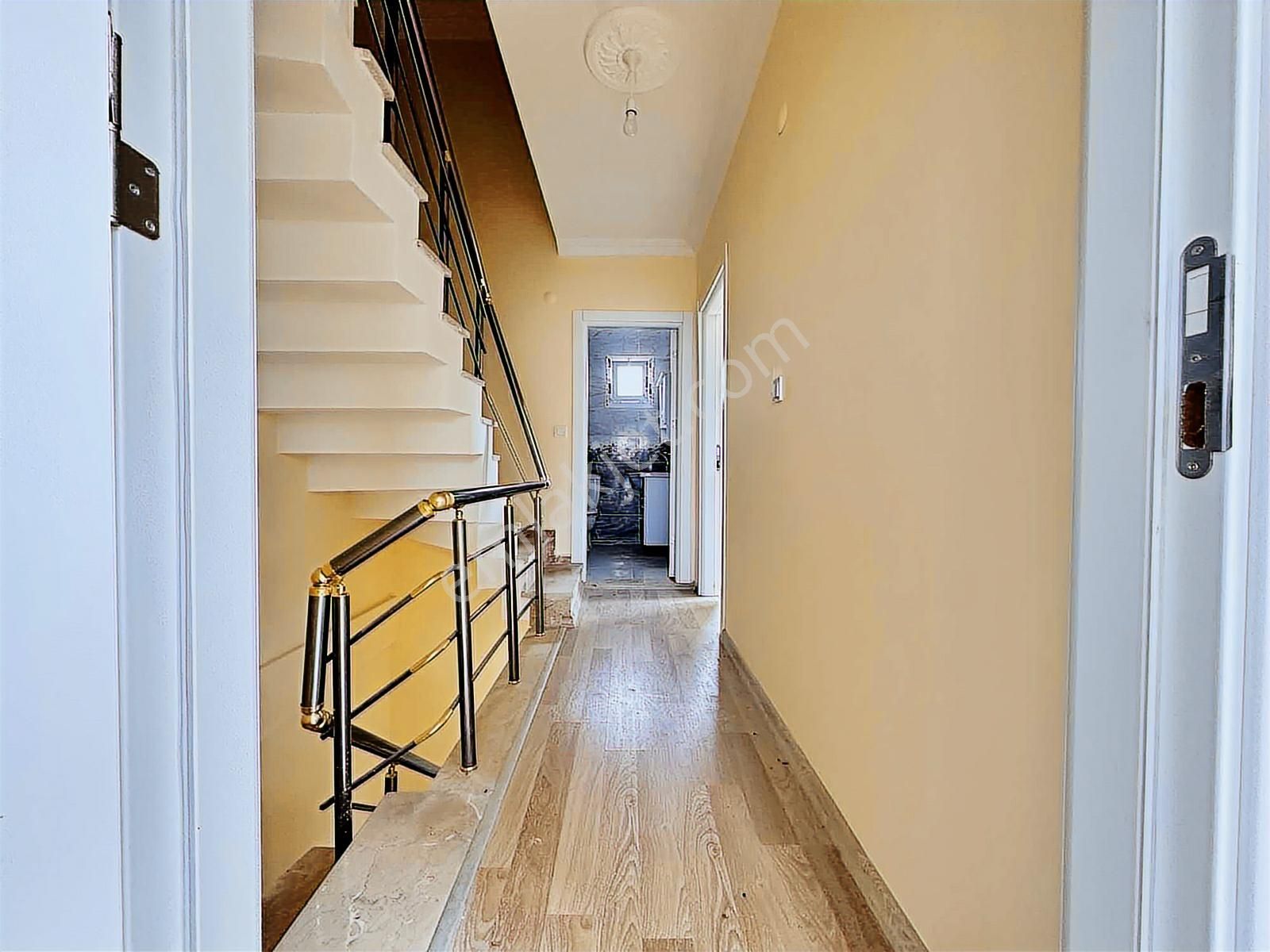 Mega Yapıdan Merkezde İskanlı Geniş Bahçeli 3+1 Lüx Villa - Görsel 32