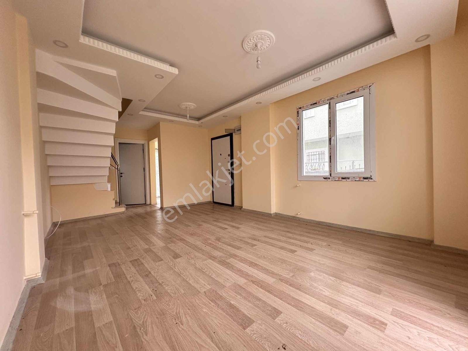 Mega Yapıdan Merkezde İskanlı Geniş Bahçeli 3+1 Lüx Villa - Görsel 13