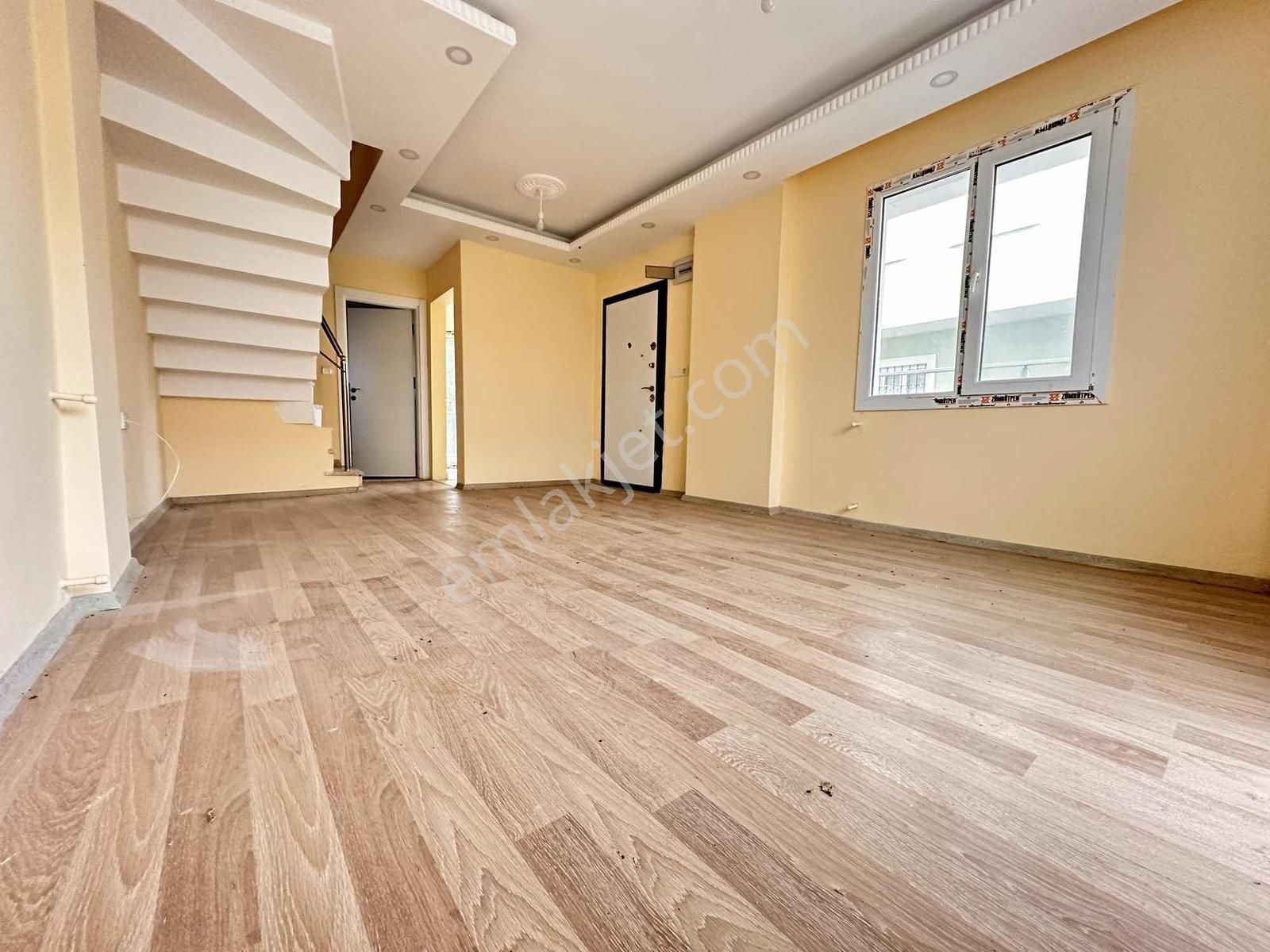 Mega Yapıdan Merkezde İskanlı Geniş Bahçeli 3+1 Lüx Villa - Görsel 20