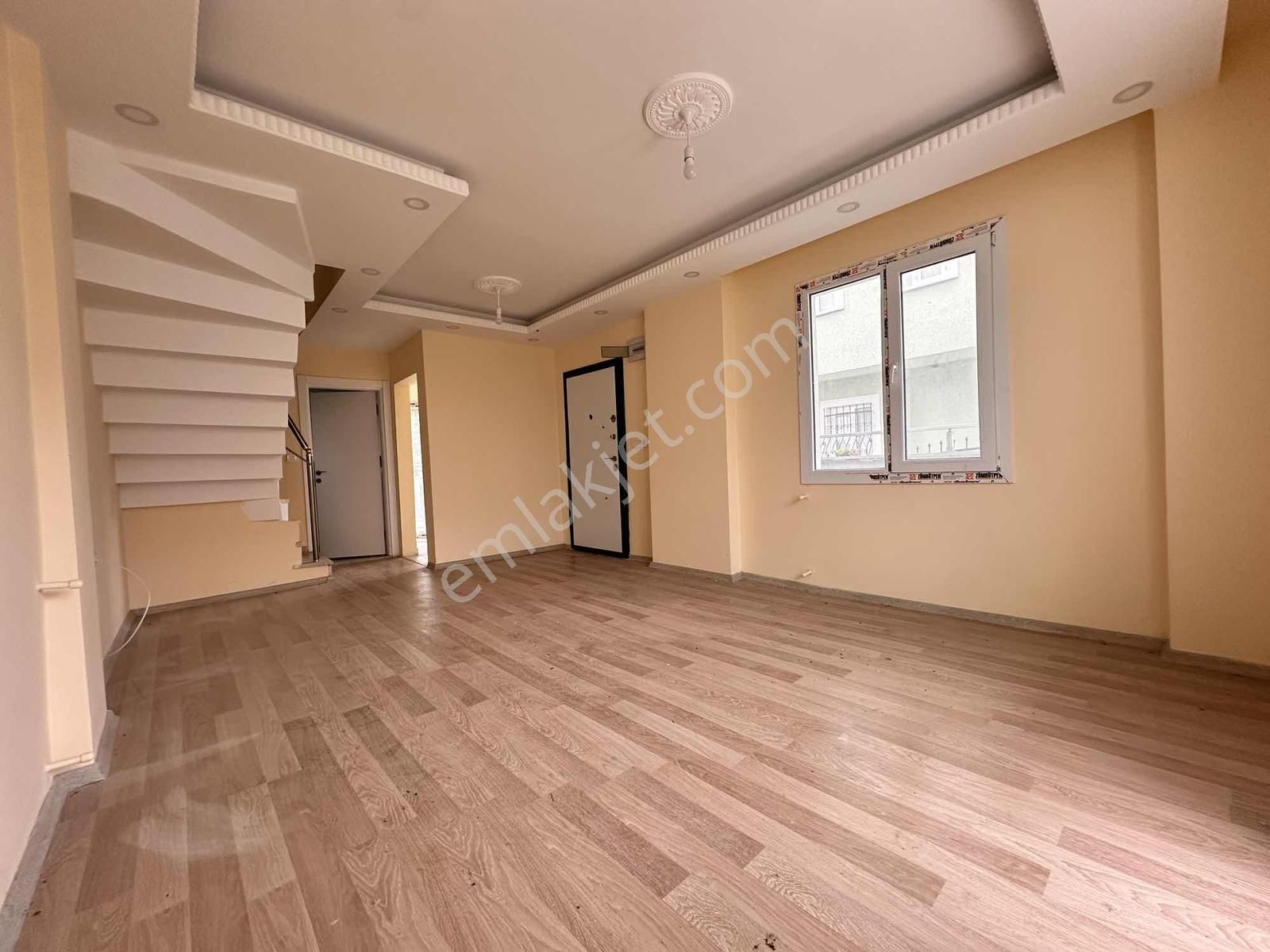 Mega Yapıdan Merkezde İskanlı Geniş Bahçeli 3+1 Lüx Villa - Görsel 5