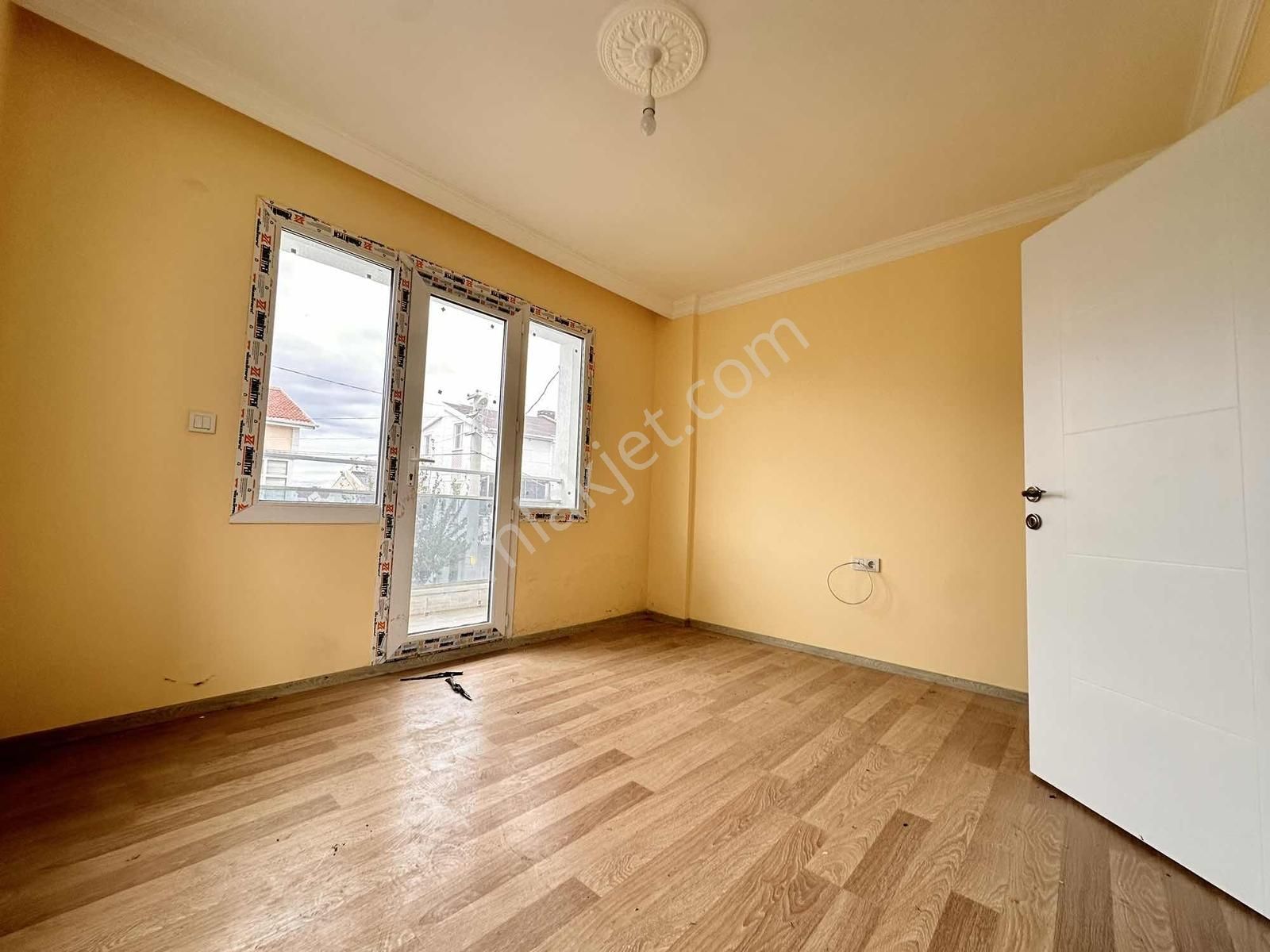 Mega Yapıdan Merkezde İskanlı Geniş Bahçeli 3+1 Lüx Villa - Görsel 9