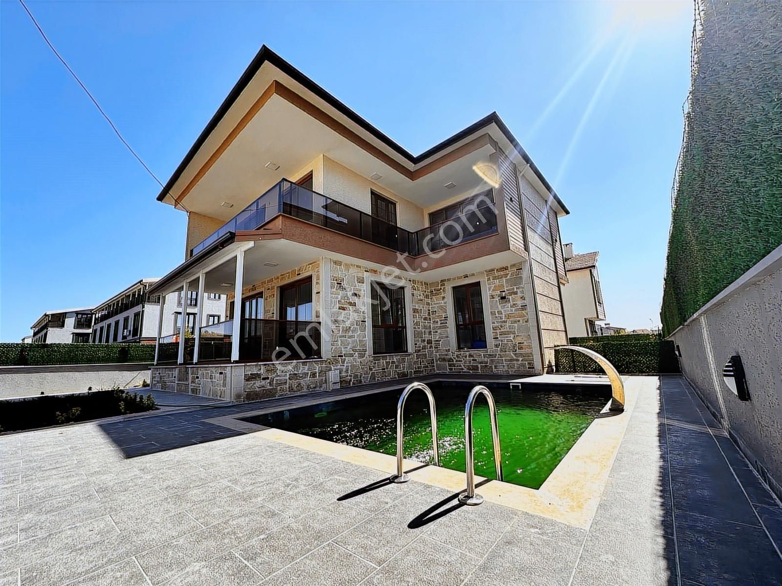 Mega Yapıdan 320m² Arsa İçinde Havuzlu İskanlı Lüx Müstakil - Görsel 7