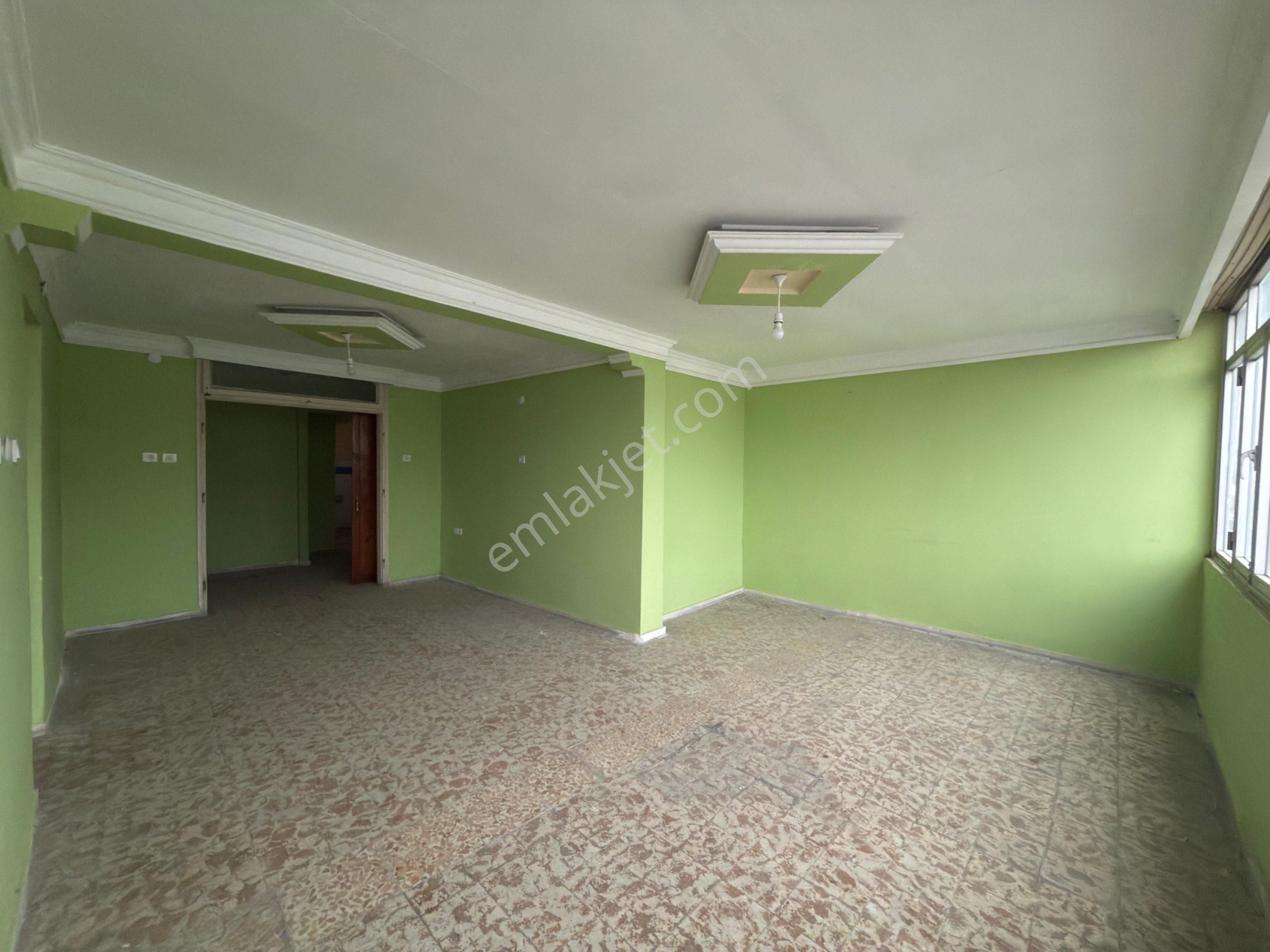 Asansörlü 3+1 Çarşı Merkezde Sahile Metropole Yakın