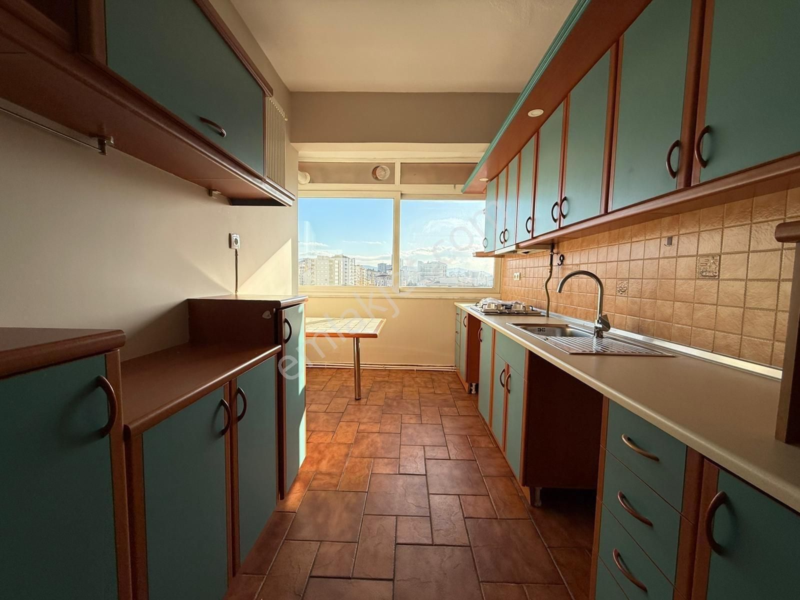 Utkudan Kozyatağı Bayar Cad.üzerinde Çift Balkonlu Satılık 3+1 - Görsel 4