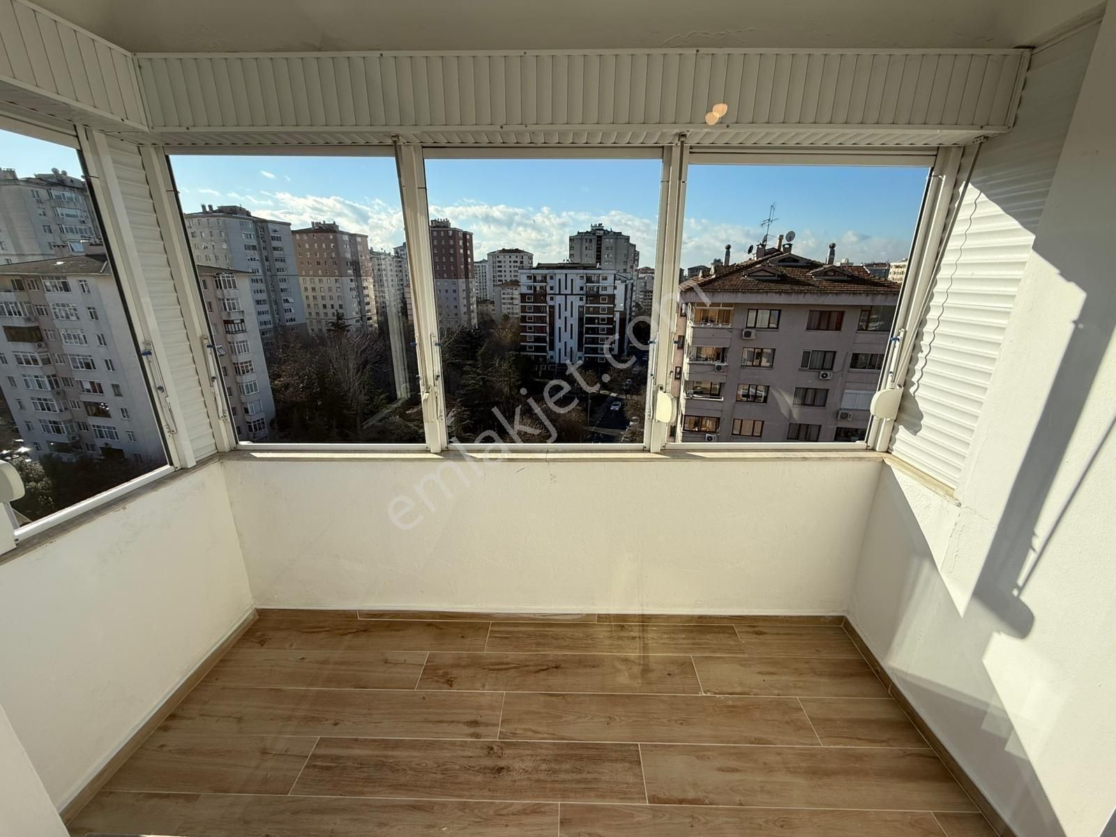 Utkudan Kozyatağı Bayar Cad.üzerinde Çift Balkonlu Satılık 3+1 - Görsel 3