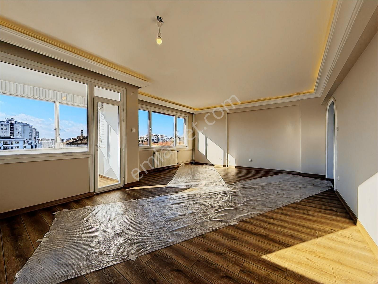 Utkudan Kozyatağı Bayar Cad.üzerinde Çift Balkonlu Satılık 3+1 - Görsel 11