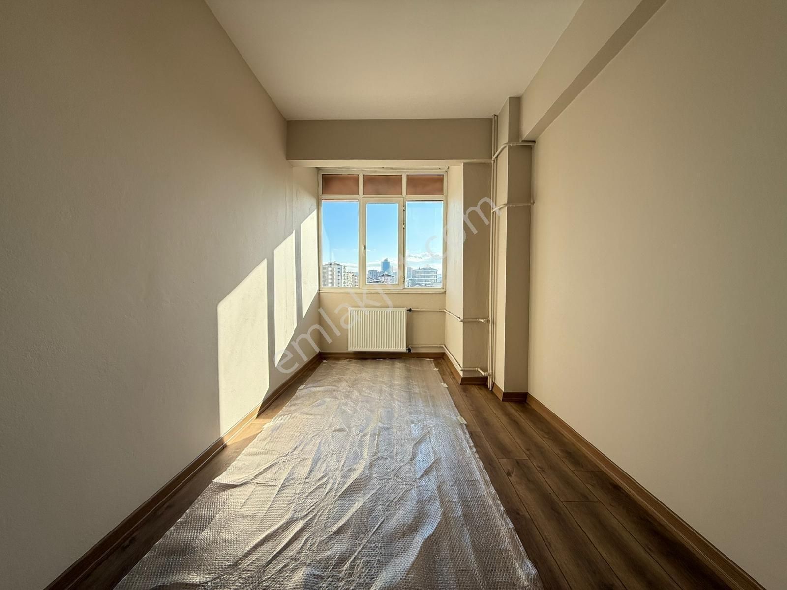 Utkudan Kozyatağı Bayar Cad.üzerinde Çift Balkonlu Satılık 3+1 - Görsel 18