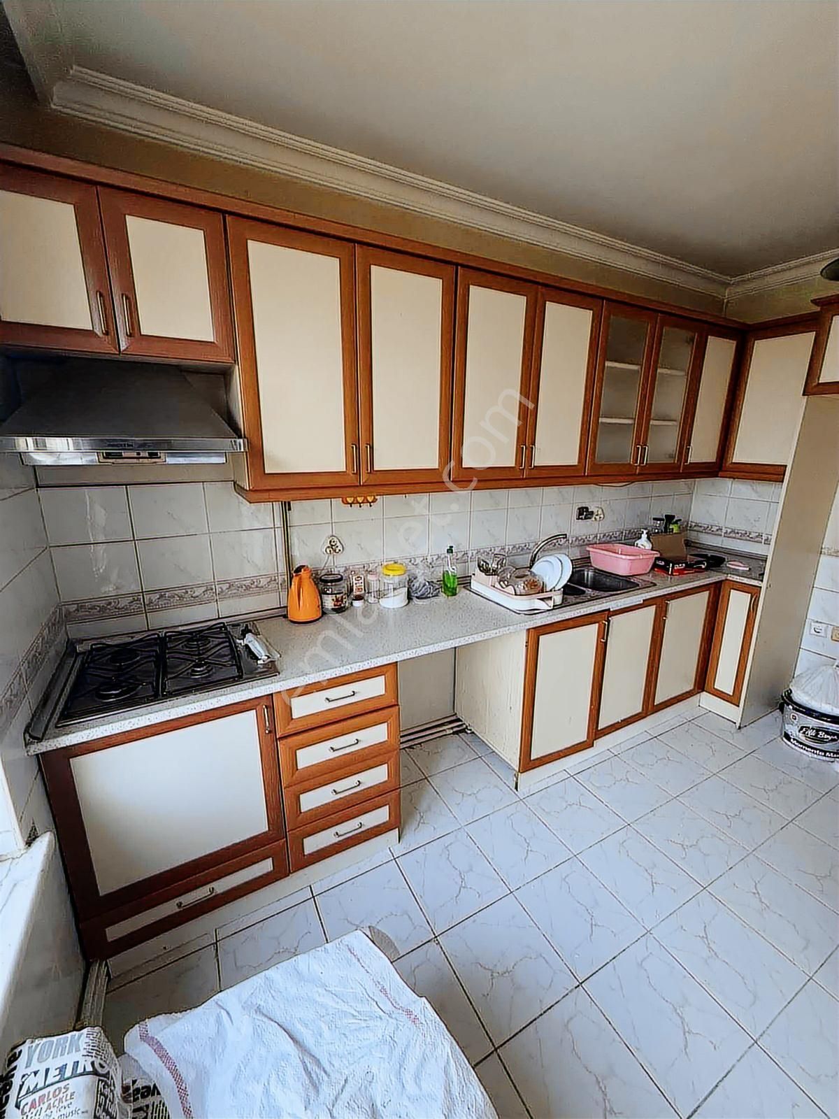 Bahçeşehir Esenkent Erguvan Evlerinde Ferah Kiralık 3+1 Daire - Görsel 2