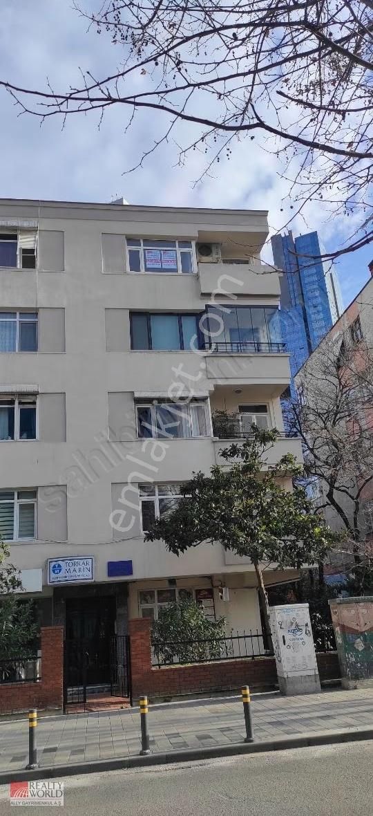 Ortaklar Caddesinde Kiralık 110 M2 2+1 Metro Yakını Ofis - Görsel 18