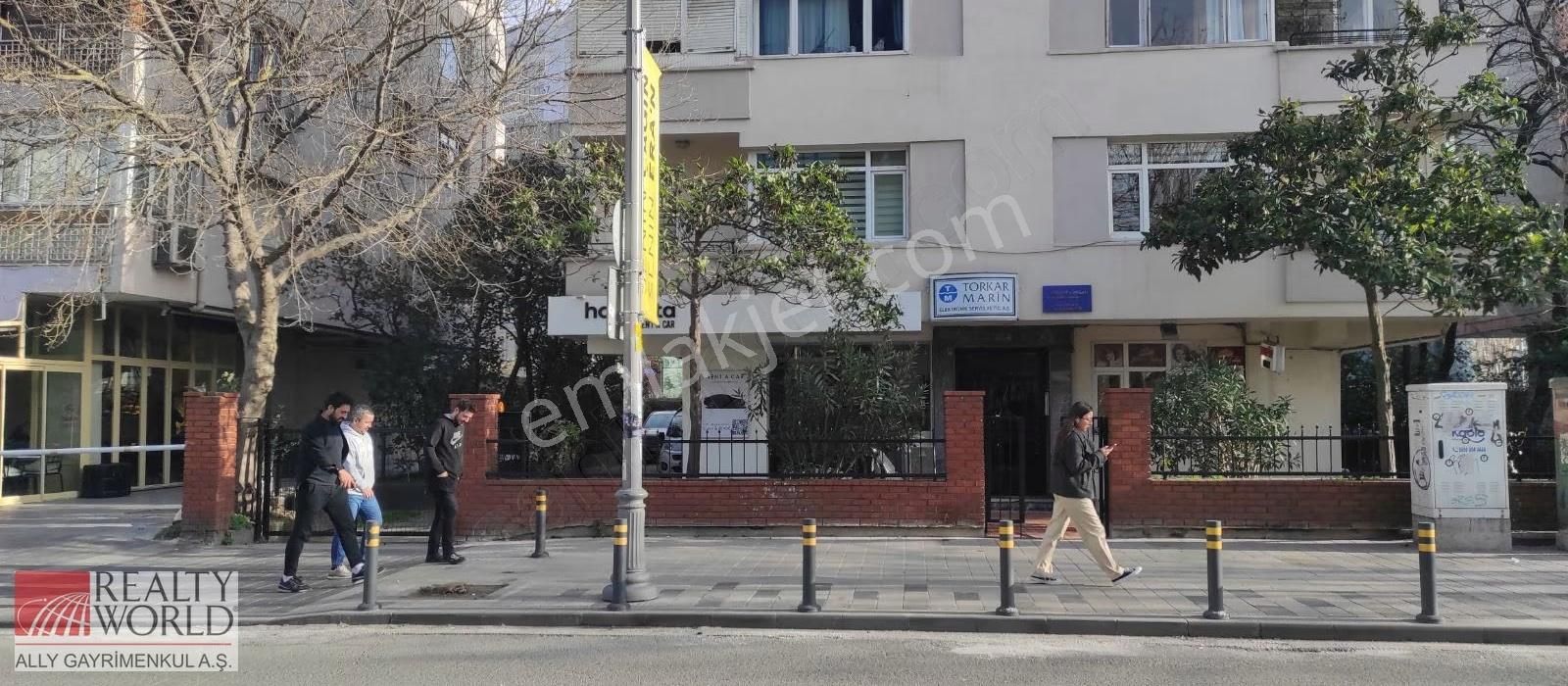 Ortaklar Caddesinde Kiralık 110 M2 2+1 Metro Yakını Ofis