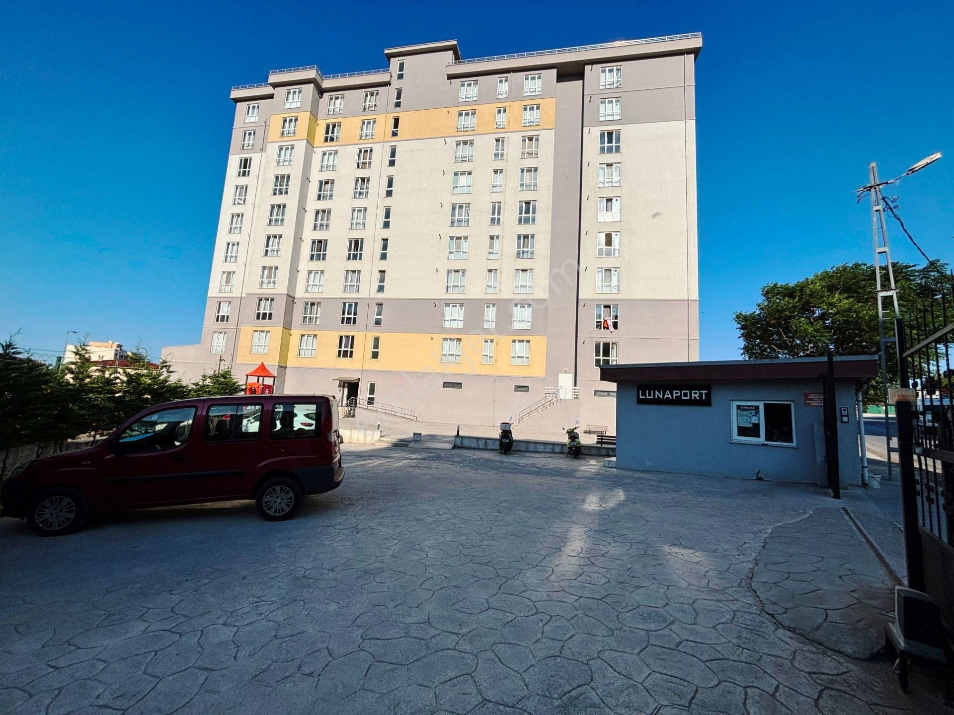 Sabiha Gökçen B Kapısı Karşısı Lunaport Sitesi 80m2 Satılık 2+1