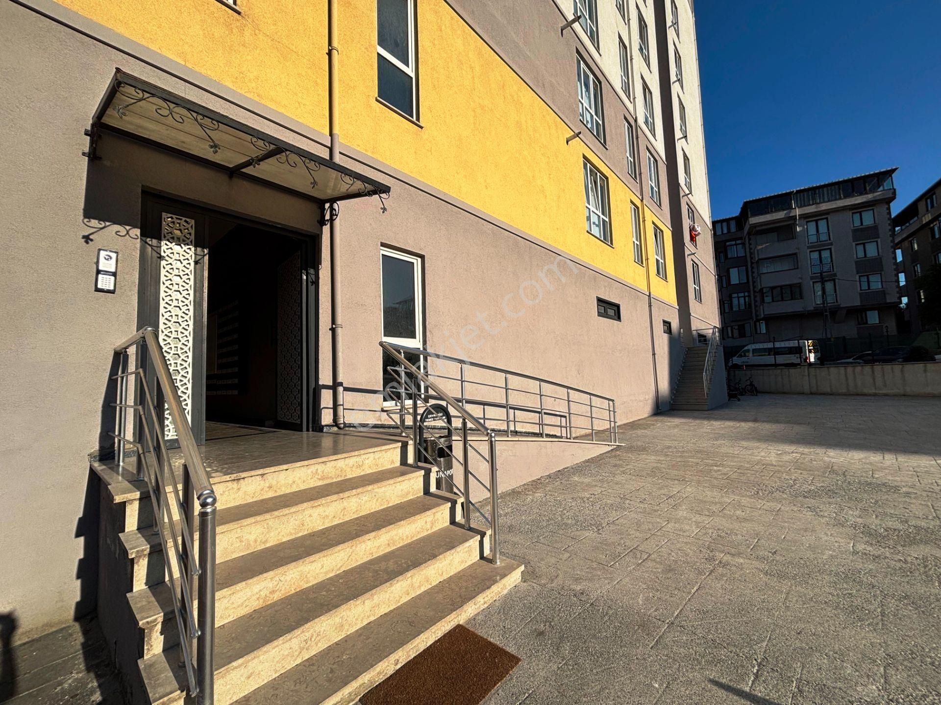 Sabiha Gökçen B Kapısı Karşısı Lunaport Sitesi 80m2 Satılık 2+1 - Görsel 32