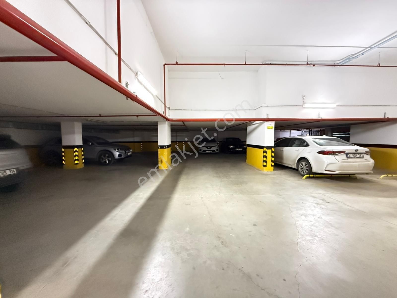 Suadiye'de Bağdat Cd. Yakın Ebeveny Banyolu Net 70m2 2+1 - Görsel 4