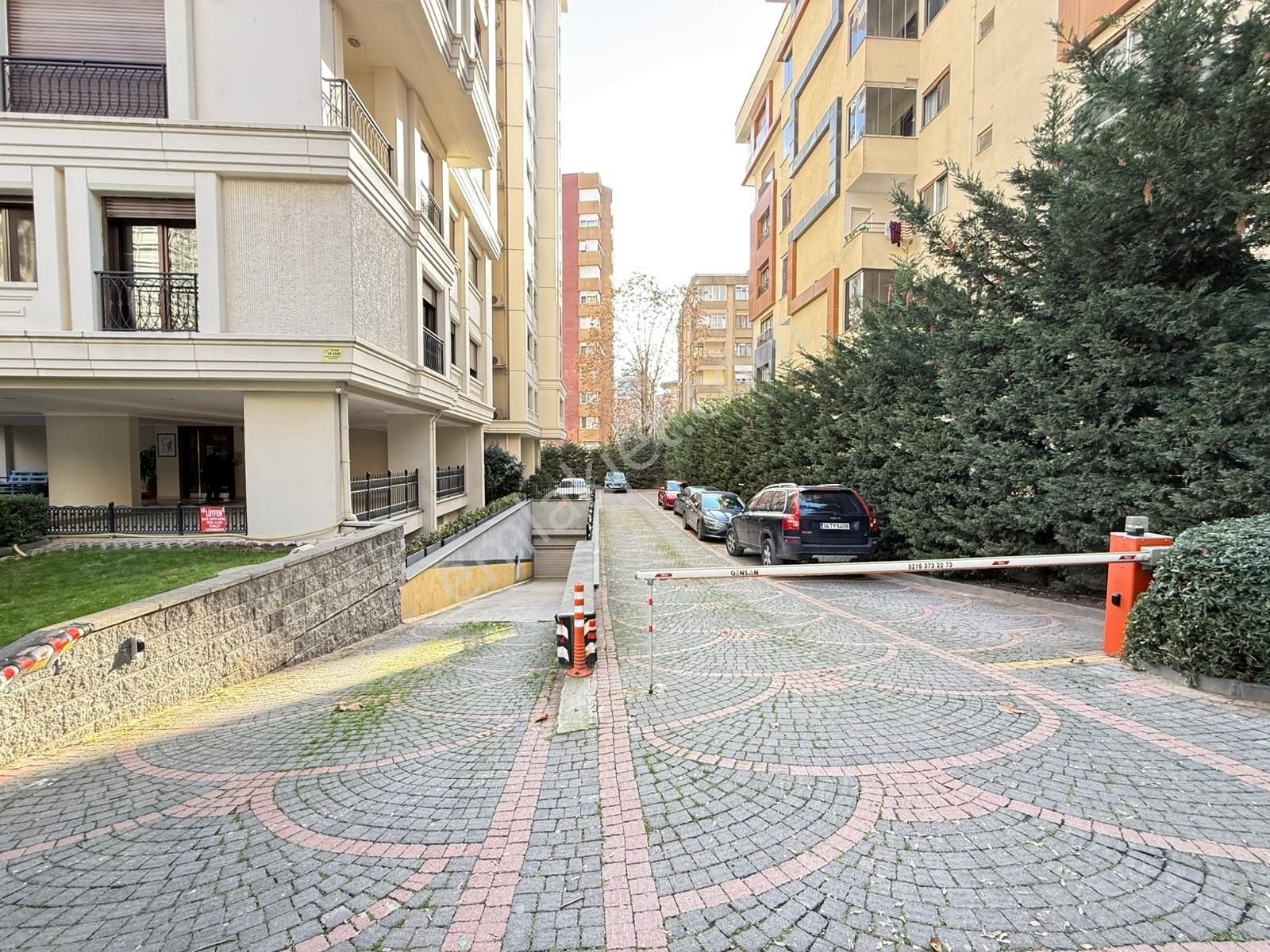 Suadiye'de Bağdat Cd. Yakın Ebeveny Banyolu Net 70m2 2+1 - Görsel 16