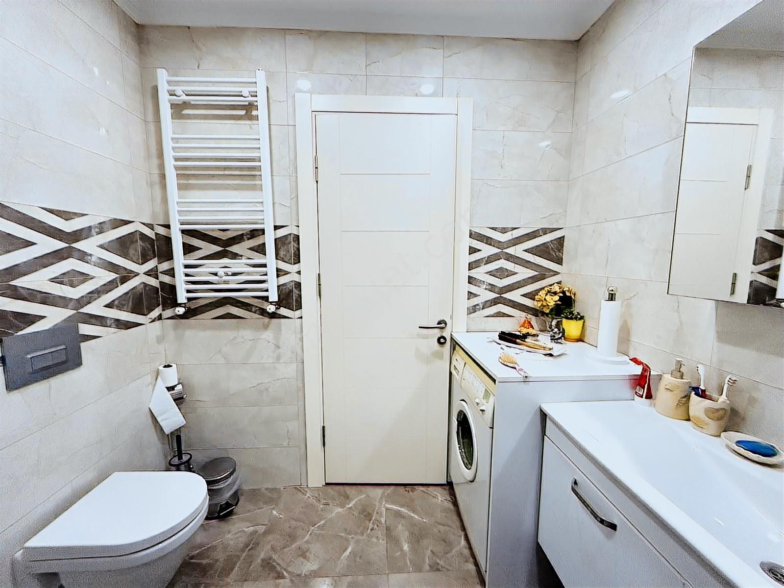 Suadiye'de Bağdat Cd. Yakın Ebeveny Banyolu Net 70m2 2+1 - Görsel 2