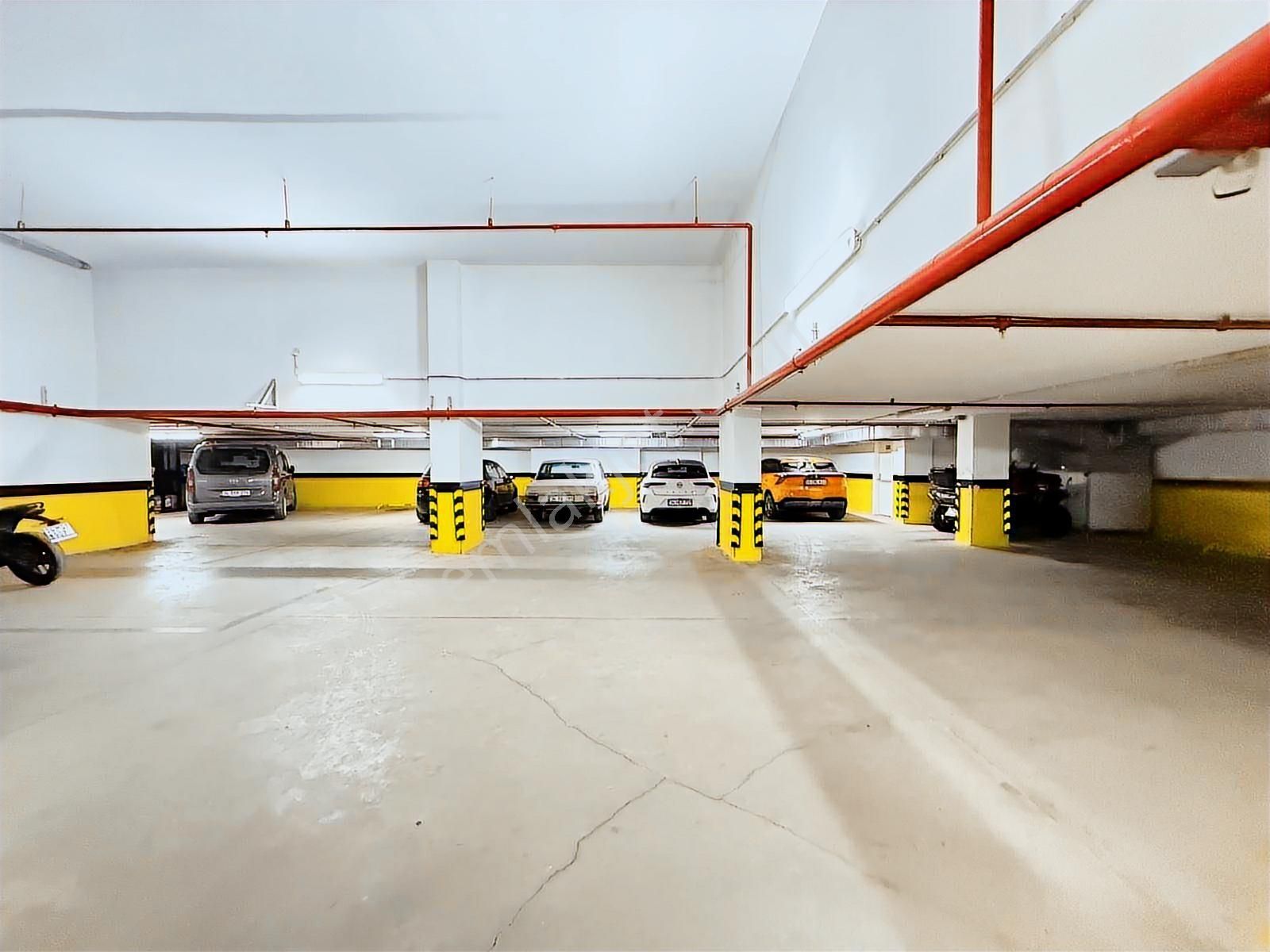 Suadiye'de Bağdat Cd. Yakın Ebeveny Banyolu Net 70m2 2+1 - Görsel 5