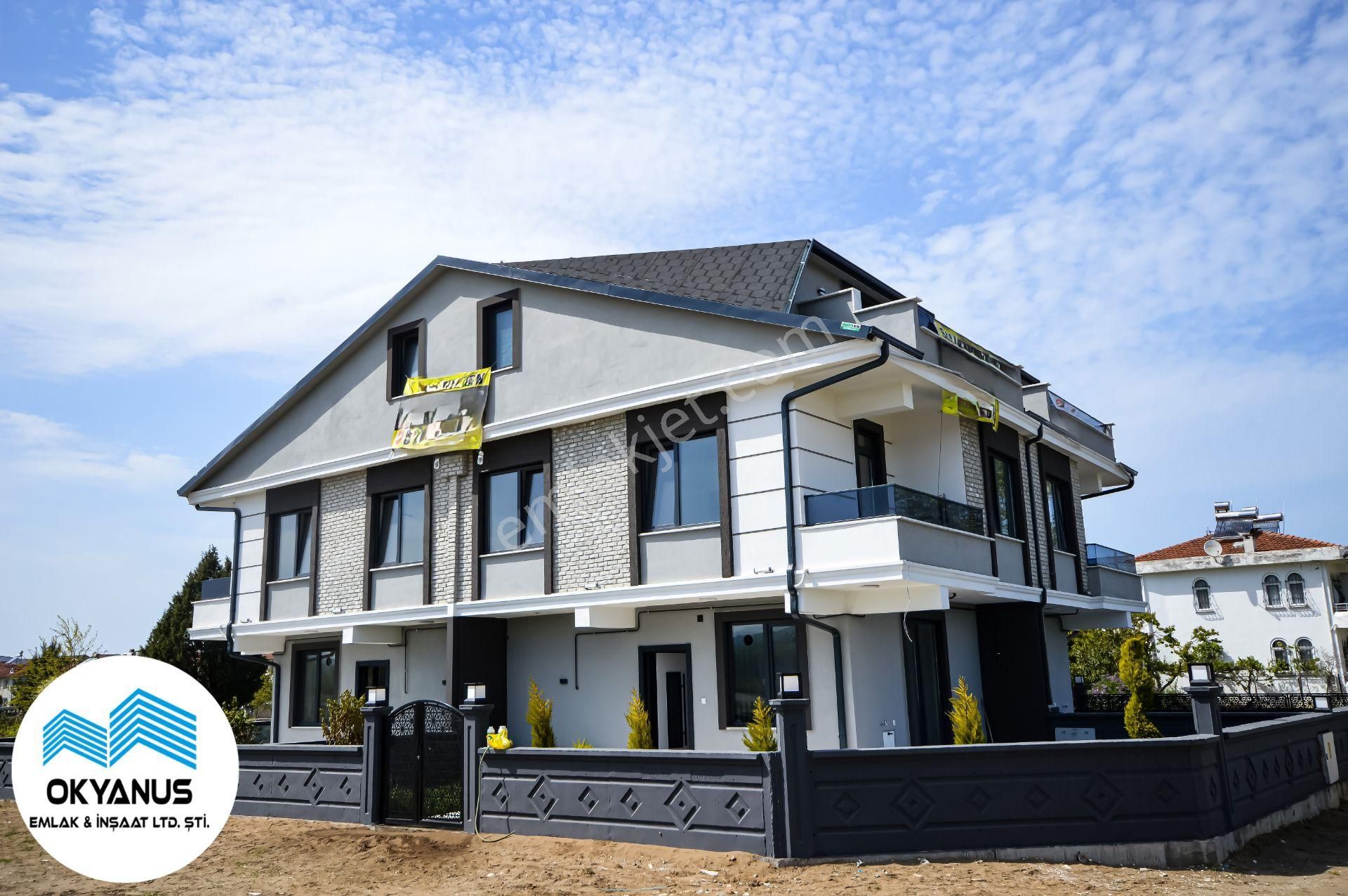 Sakarya Kocaali De Havuz Geniş Bahçe Kapalı Mutfak Köşe Parsel 4+1 Villa - Görsel 2