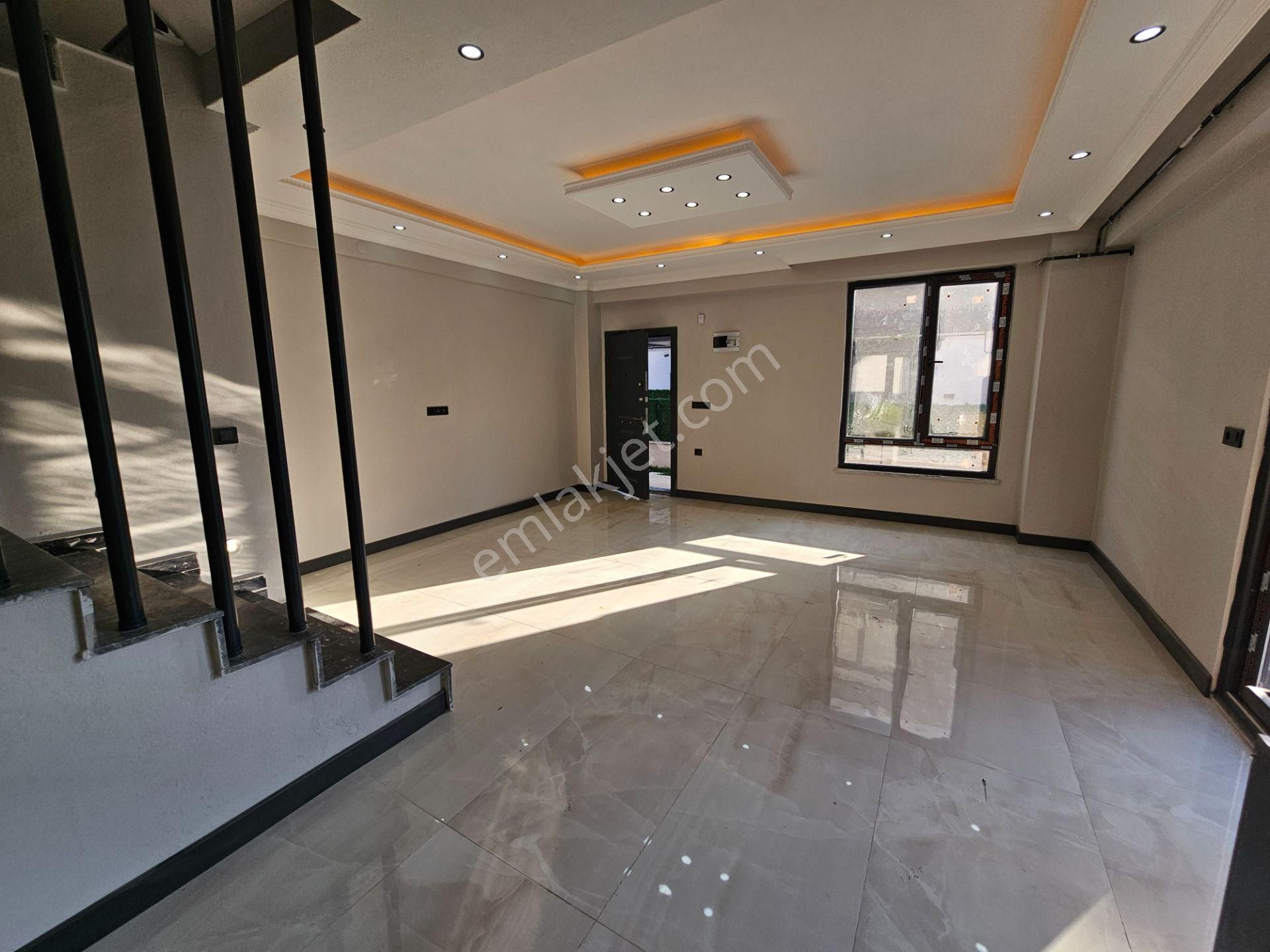 Deniz'den Kocaali Sakarya'da 4+1 Yerden Isıtmalı, Merkezi Konumda Lüks Villa - Görsel 11