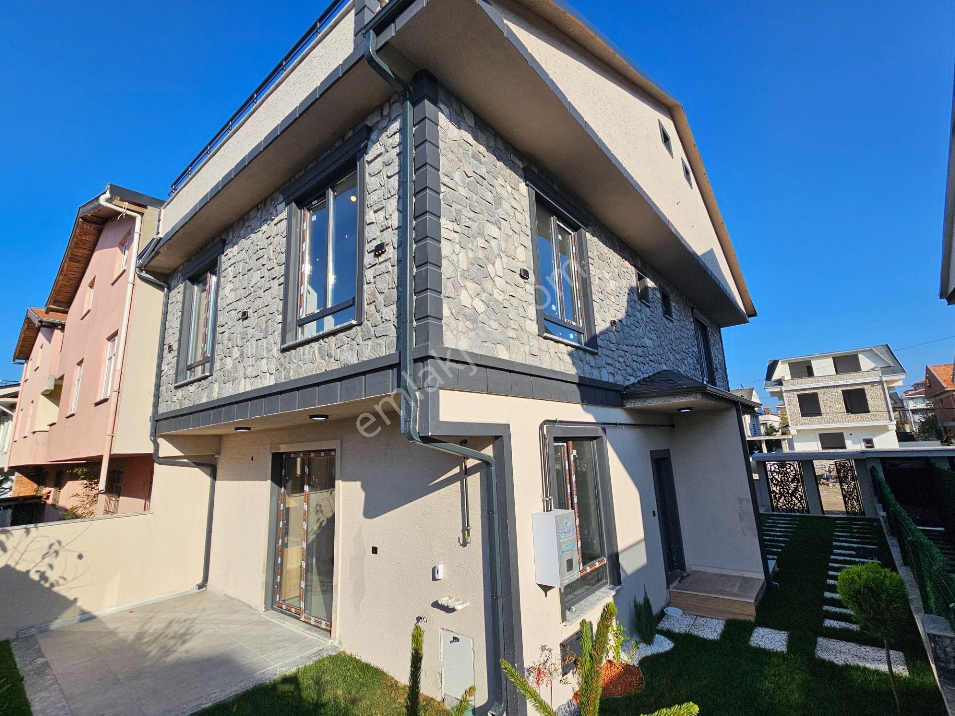 Deniz'den Kocaali Sakarya'da 4+1 Yerden Isıtmalı, Merkezi Konumda Lüks Villa