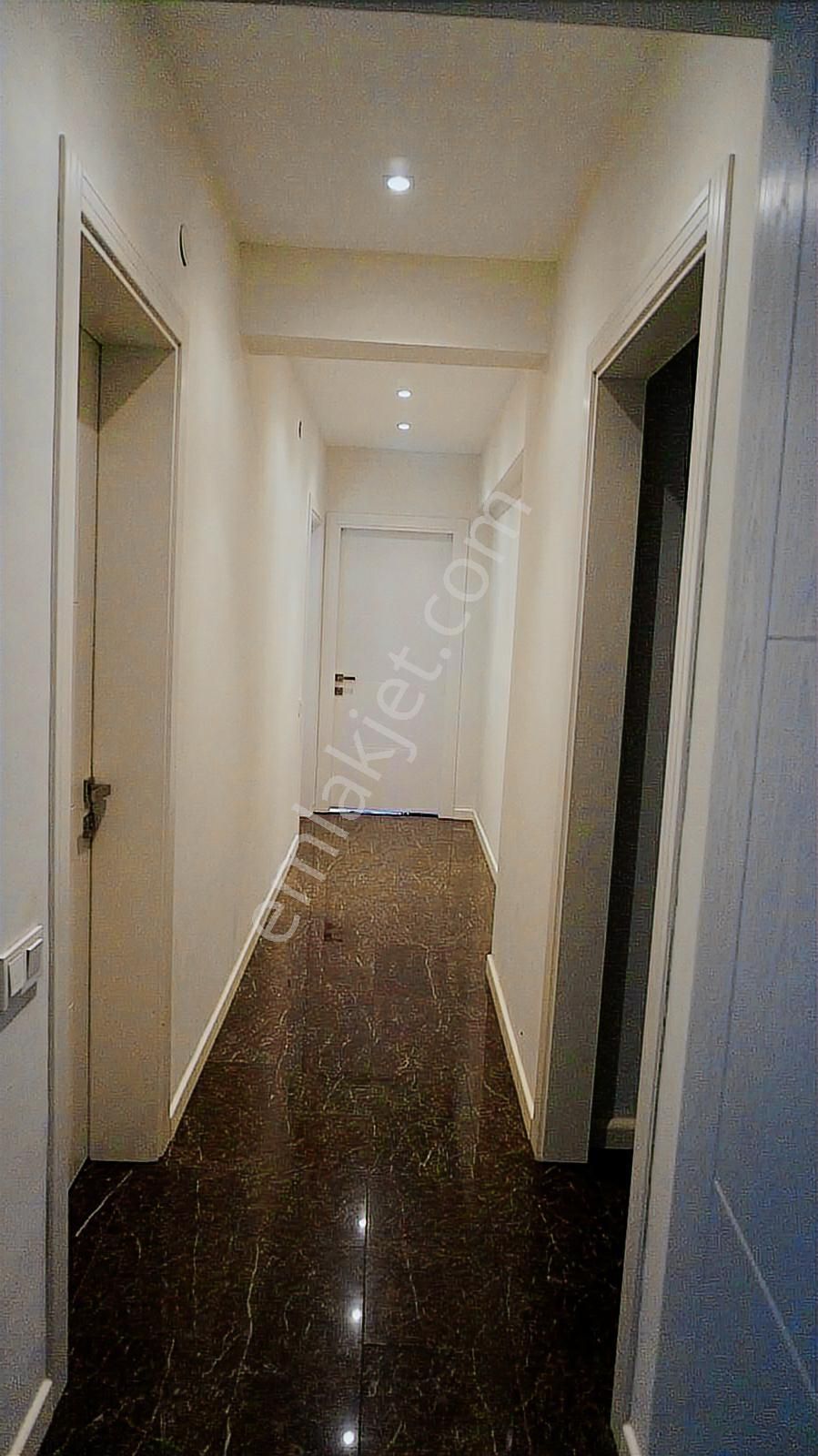 Utkudan Kozyatağında Minibüs Cad. Yakın Balkonlu Satılık 3+1 - Görsel 6