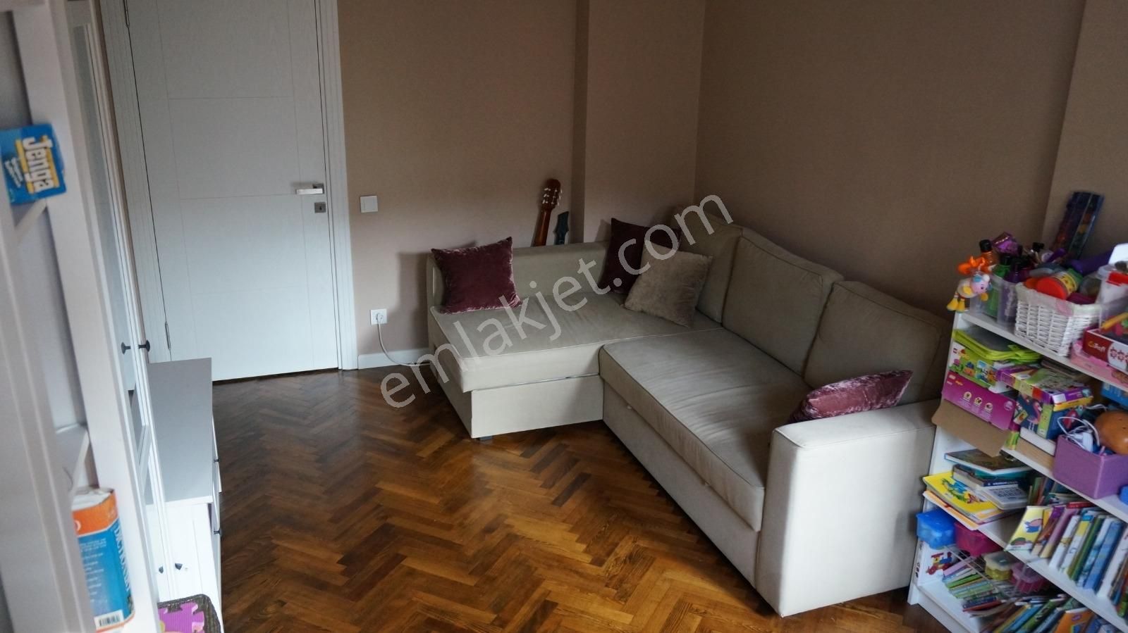 Utkudan Kozyatağında Minibüs Cad. Yakın Balkonlu Satılık 3+1 - Görsel 5