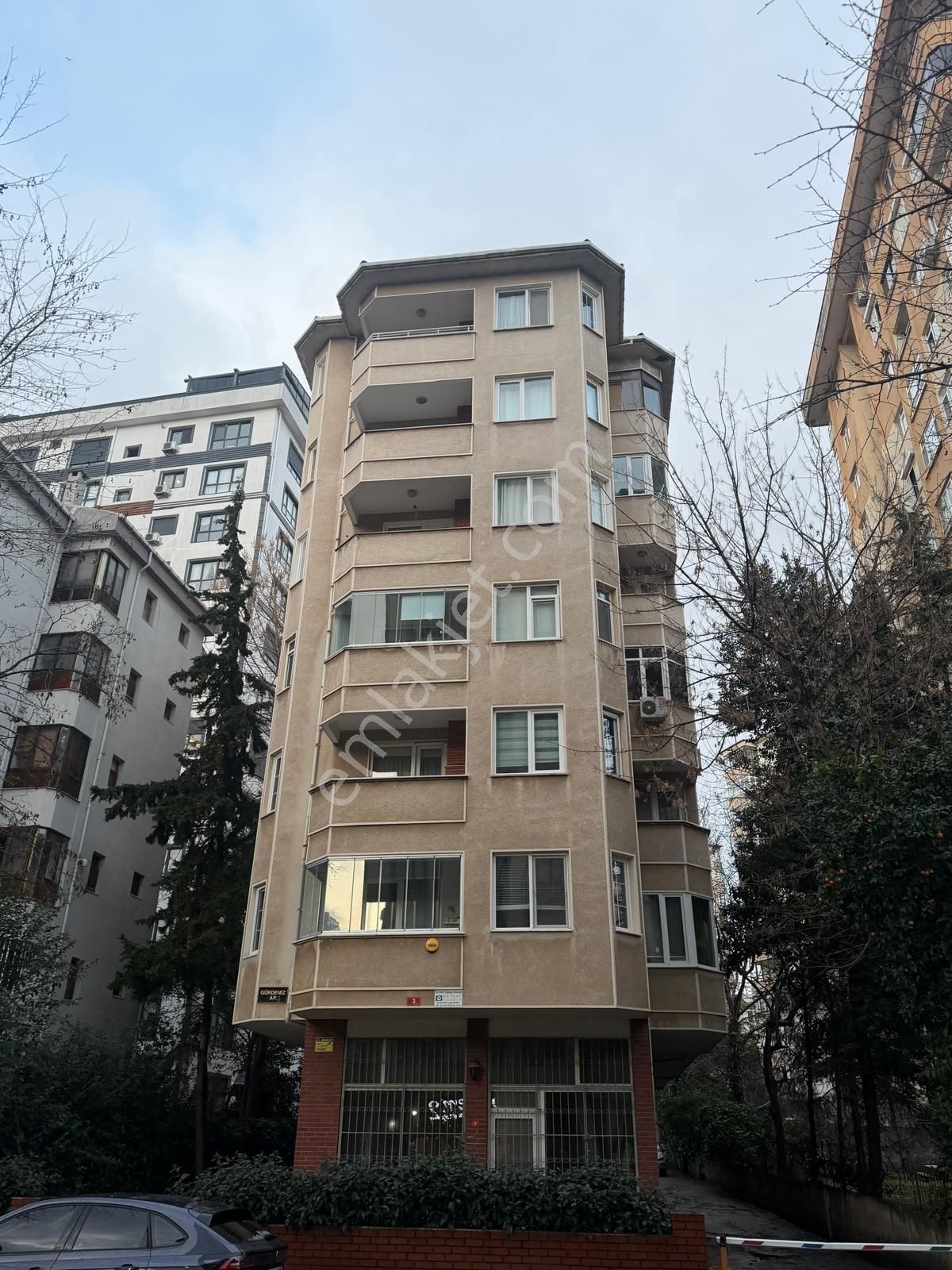 Utkudan Kozyatağında Minibüs Cad. Yakın Balkonlu Satılık 3+1