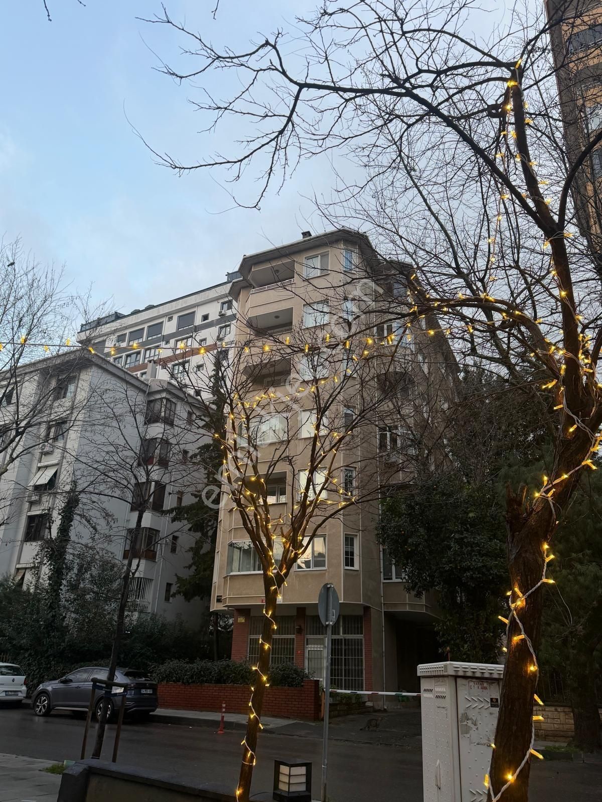 Utkudan Kozyatağında Minibüs Cad. Yakın Balkonlu Satılık 3+1 - Görsel 28