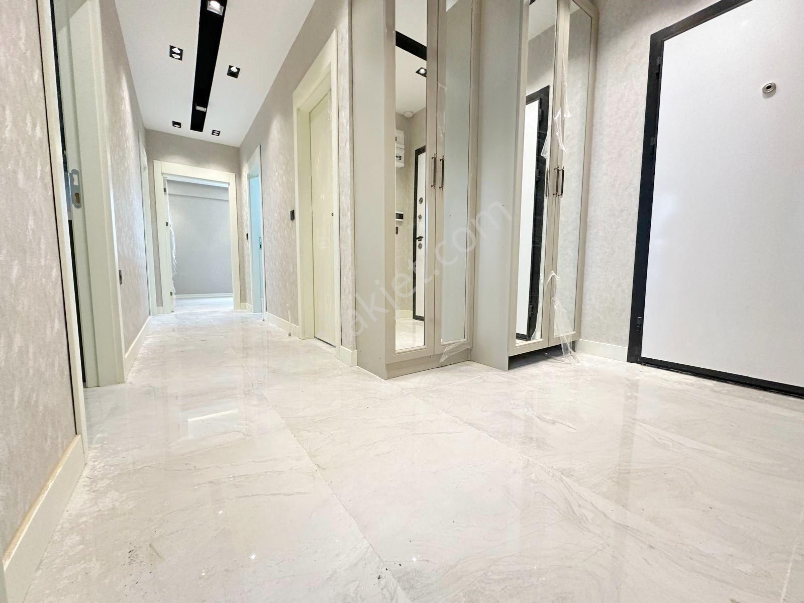 Çok_acil _keçiören'de_kat_konumlu_sıfır_cadde_yanı_3+1_daire_