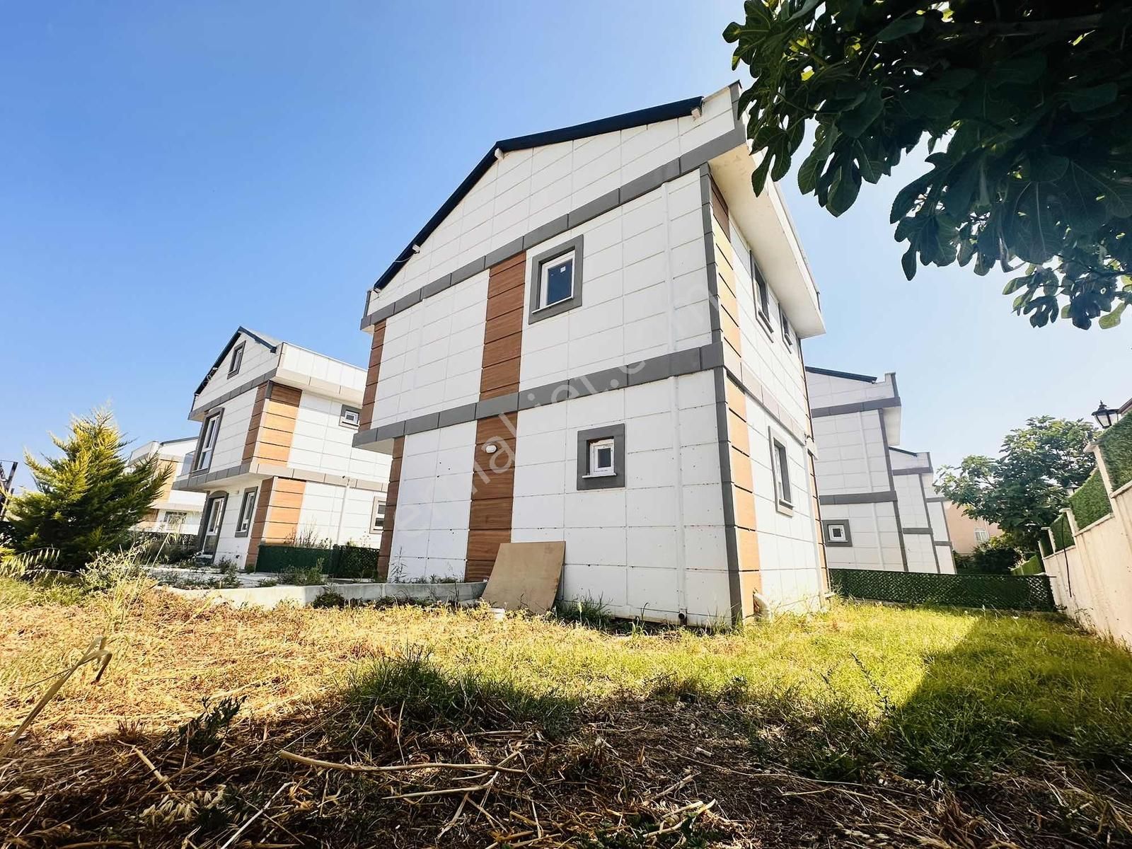 Mega Yapıdan Merkezi Knm Tam Müstakil İskanlı 3+1 Şık Villa - Görsel 10