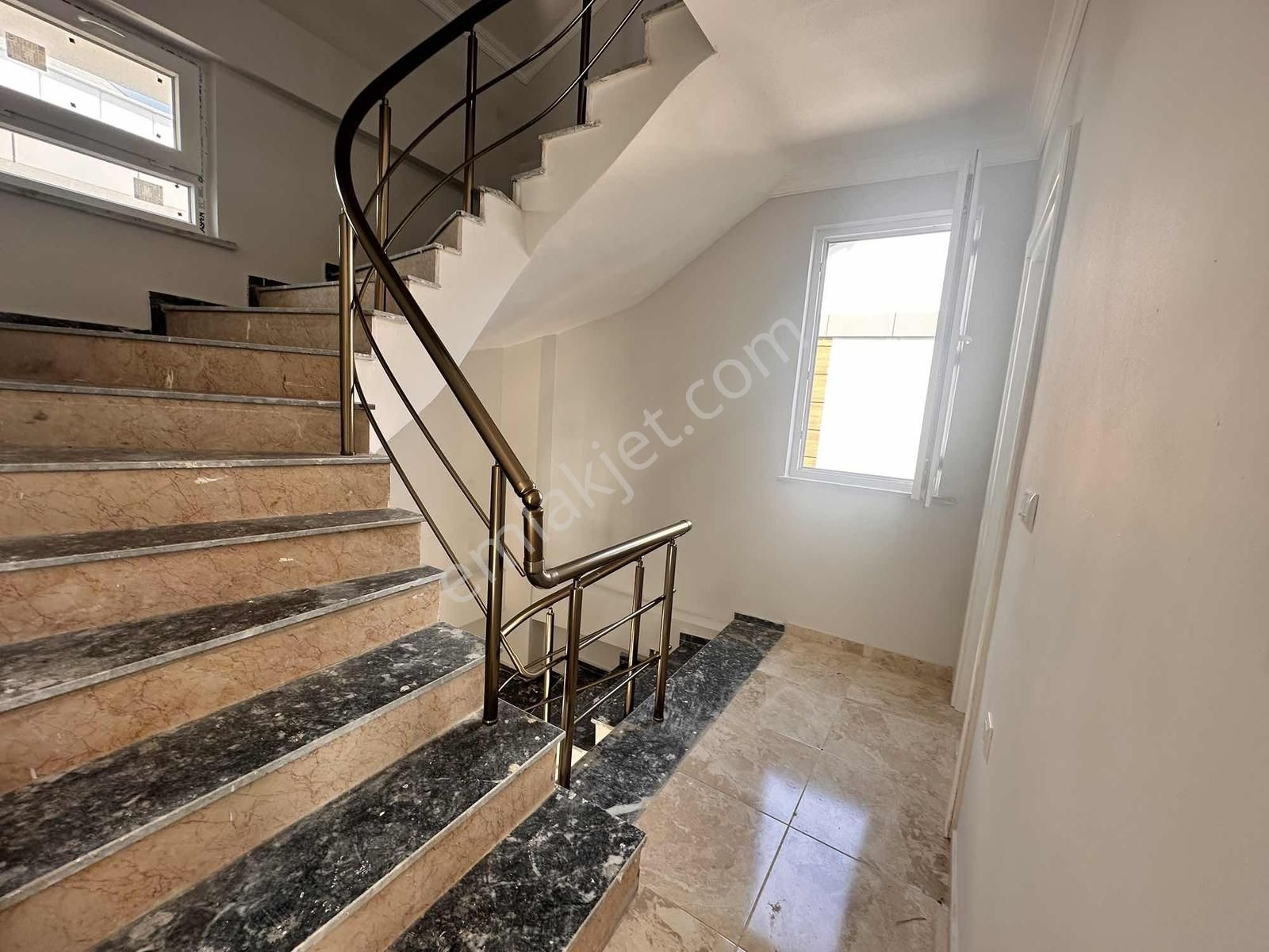 Mega Yapıdan Merkezi Knm Tam Müstakil İskanlı 3+1 Şık Villa - Görsel 33