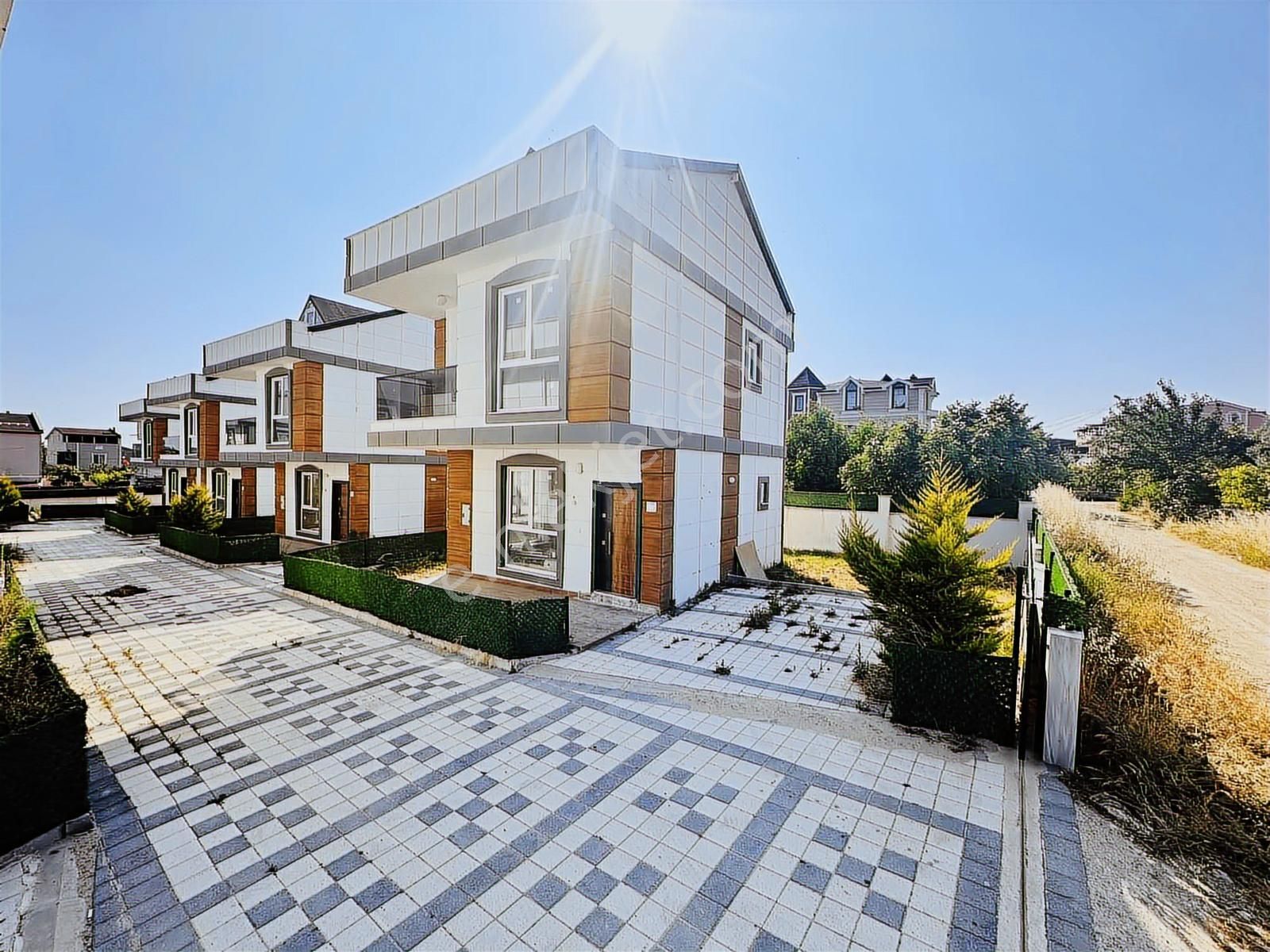 Mega Yapıdan Merkezi Knm Tam Müstakil İskanlı 3+1 Şık Villa - Görsel 3