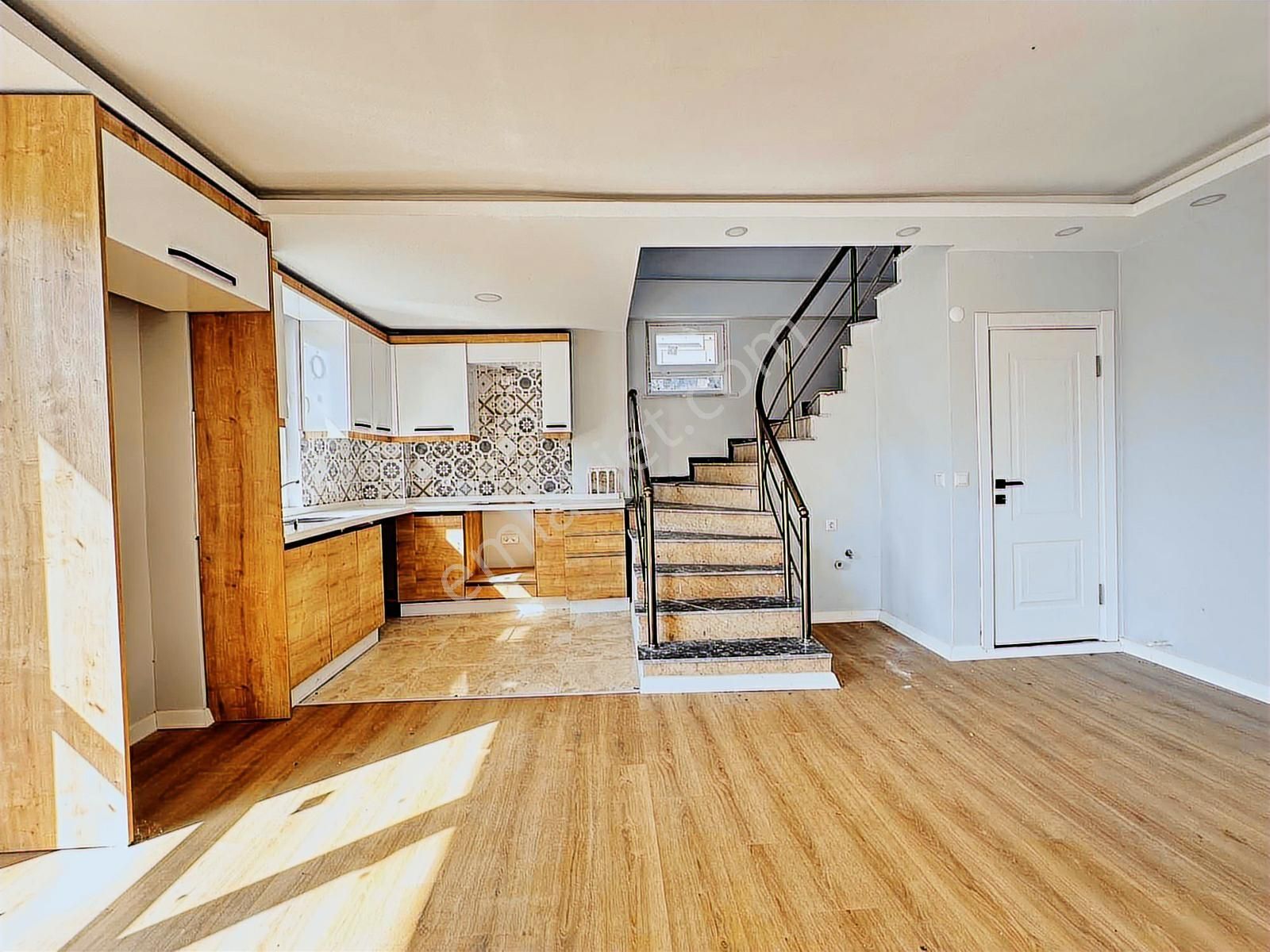 Mega Yapıdan Merkezi Knm Tam Müstakil İskanlı 3+1 Şık Villa - Görsel 5