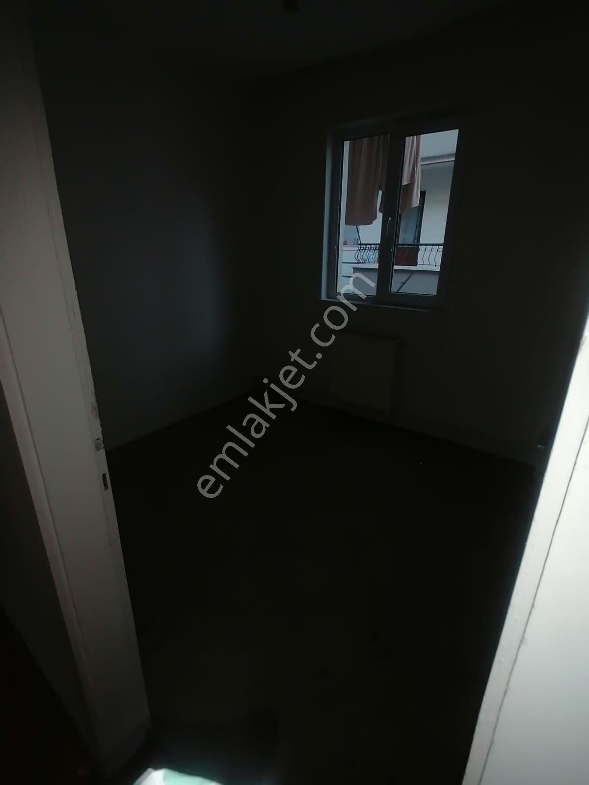 Yeşiloğlu Emlaktan Yenimahalle Merkezde Metro Yakınında Bakımlı Katta 3+1 - Görsel 14