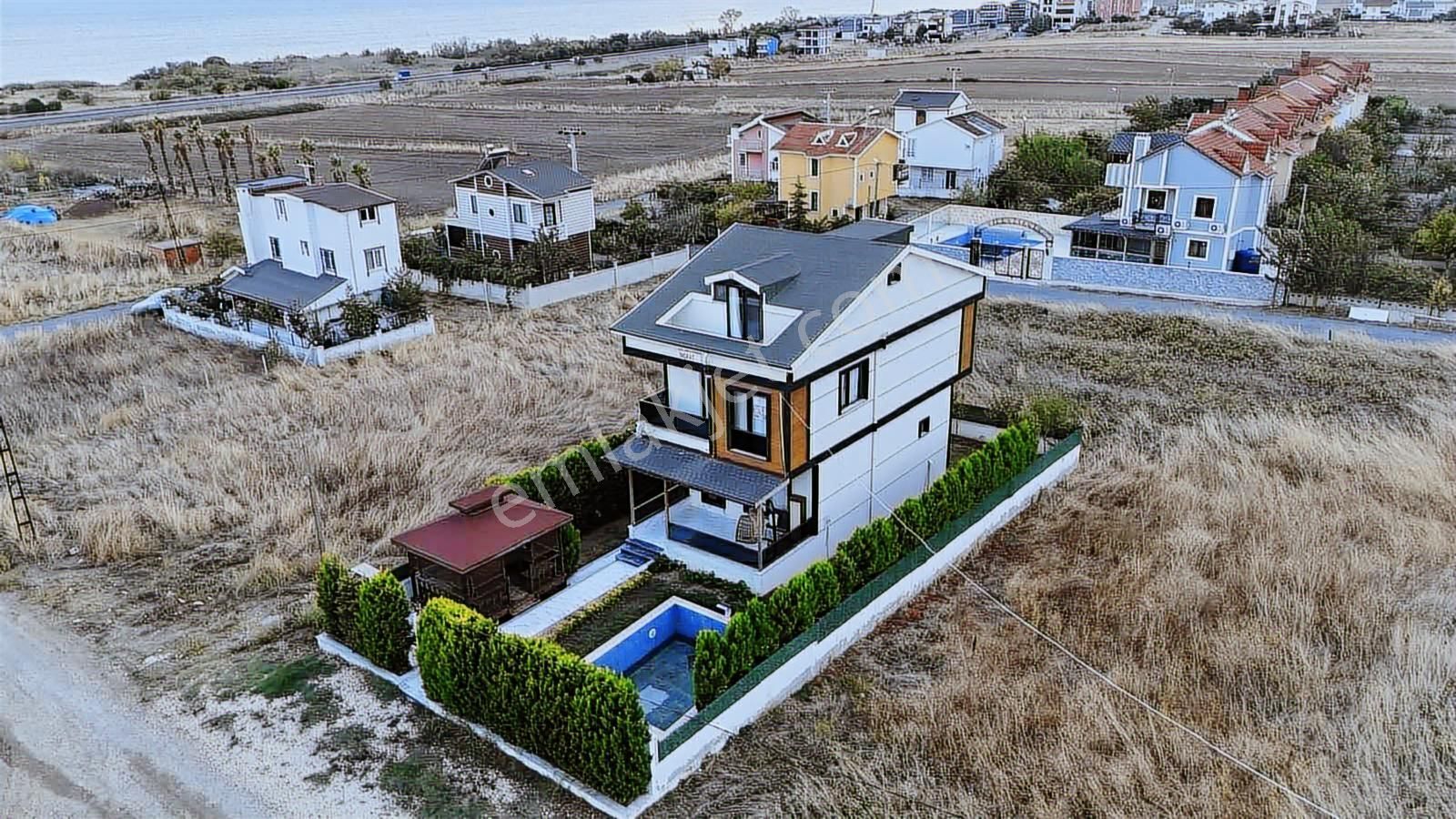 #mega Yapı# Kaçırılmayacak Havuzlu 5+1 Denize Yakın Villa