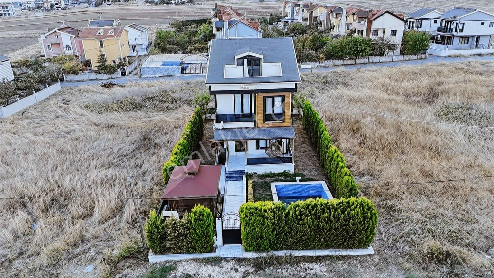 #mega Yapı# Kaçırılmayacak Havuzlu 5+1 Denize Yakın Villa - Görsel 12