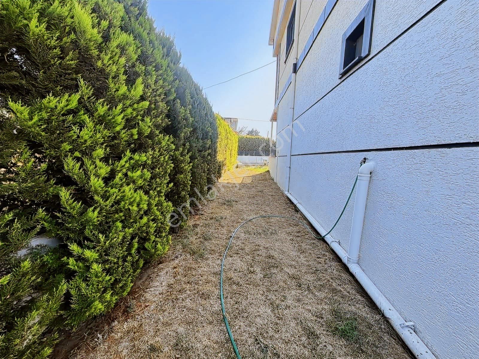 #mega Yapı# Kaçırılmayacak Havuzlu 5+1 Denize Yakın Villa - Görsel 2