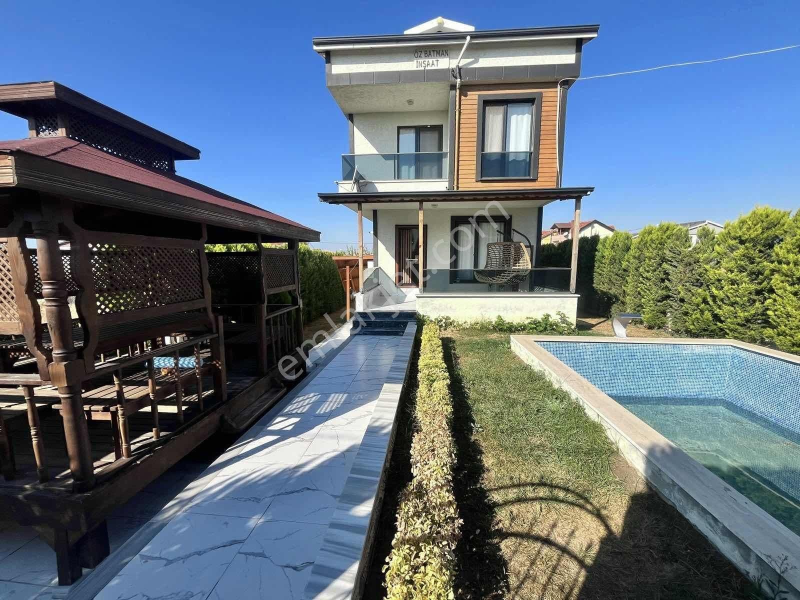 #mega Yapı# Kaçırılmayacak Havuzlu 5+1 Denize Yakın Villa - Görsel 15