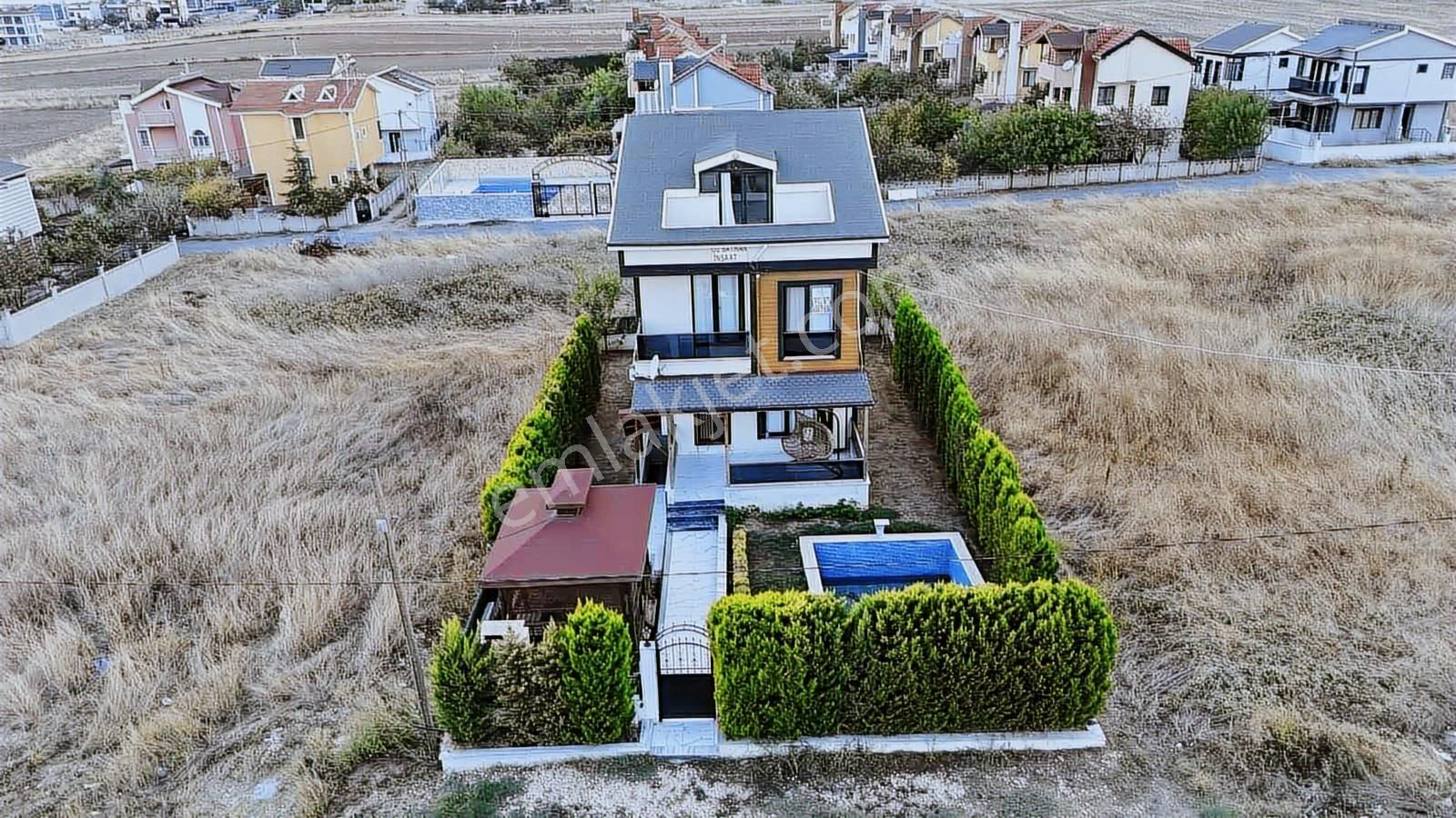 #mega Yapı# Kaçırılmayacak Havuzlu 5+1 Denize Yakın Villa - Görsel 13