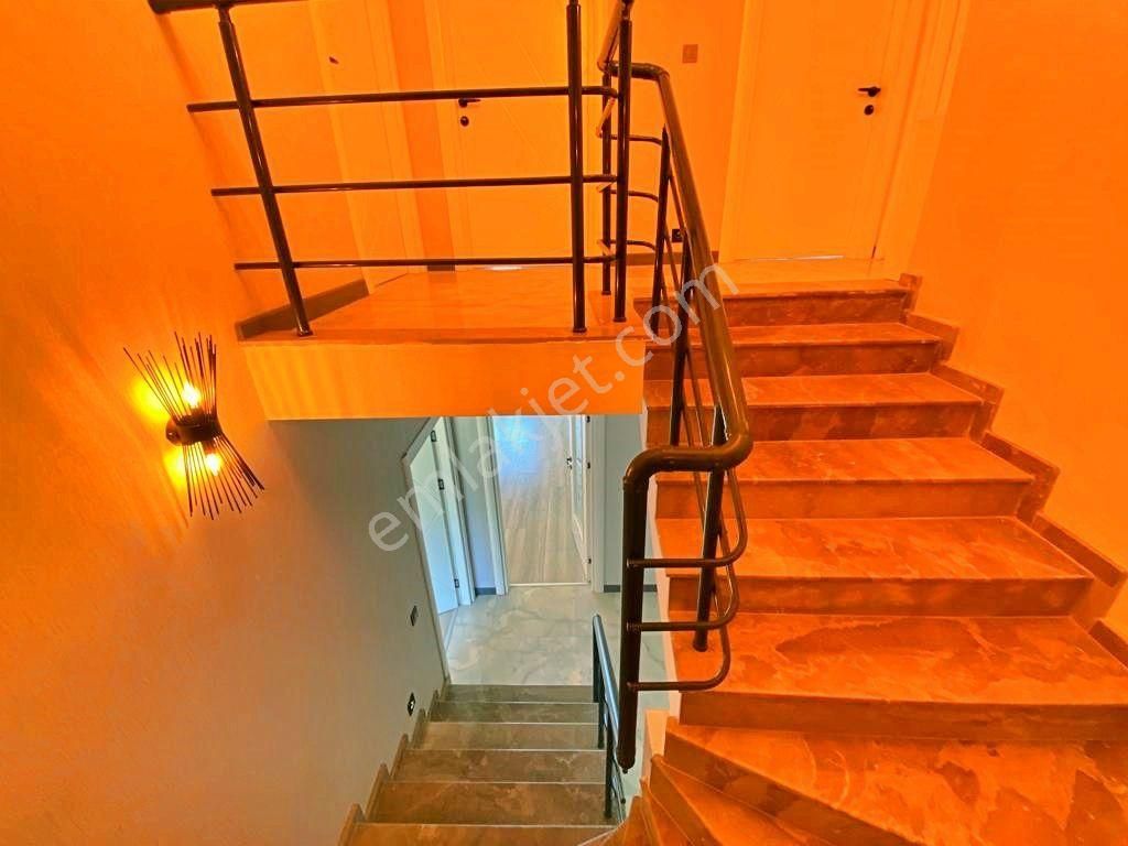 Uytundan Edremitte Havuzlu Yerden Isıtmalı Ultralüks 4+1 Villa - Görsel 32