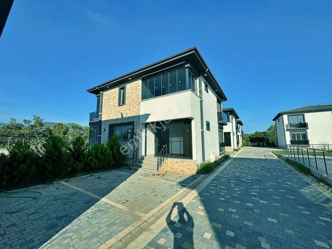 Uytundan Edremitte Havuzlu Yerden Isıtmalı Ultralüks 4+1 Villa - Görsel 21