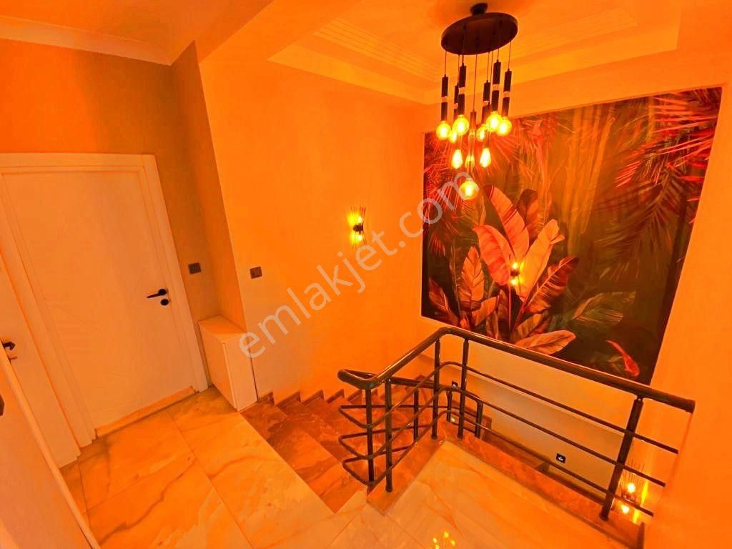 Uytundan Edremitte Havuzlu Yerden Isıtmalı Ultralüks 4+1 Villa - Görsel 27