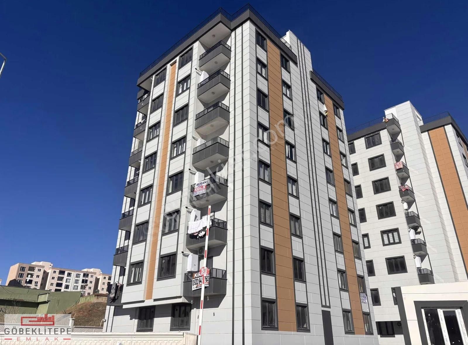 Göbeklitepe Emlak"tan Satılık 2+1 Yüksek Giriş Kat (amerikan Mutfak)