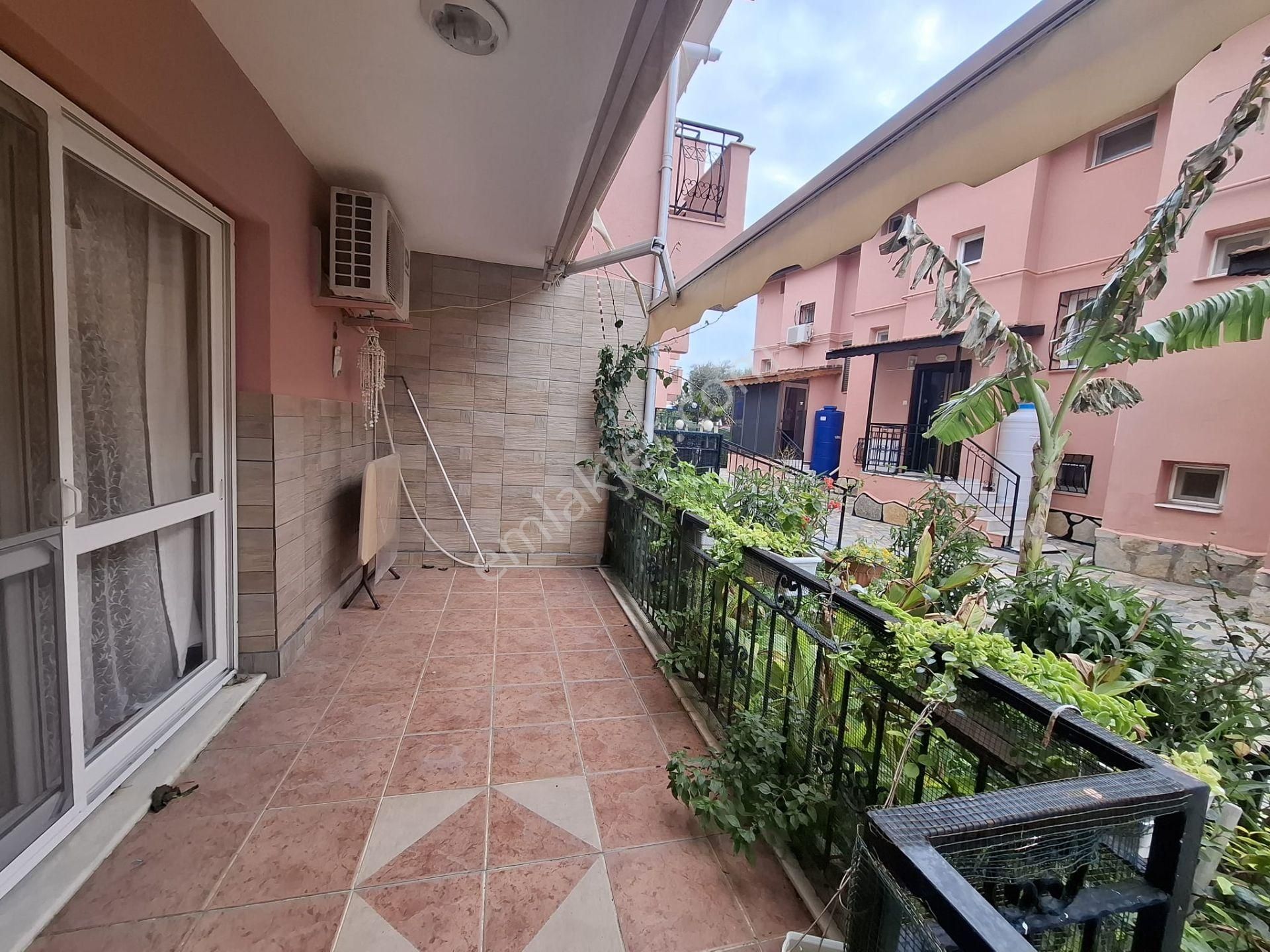 Kuşadası Satılık Kadınlar Denizi’nde Yaz-kış Yaşama Uygun Havuzlu Sitede Eşyalı Villa - Görsel 16