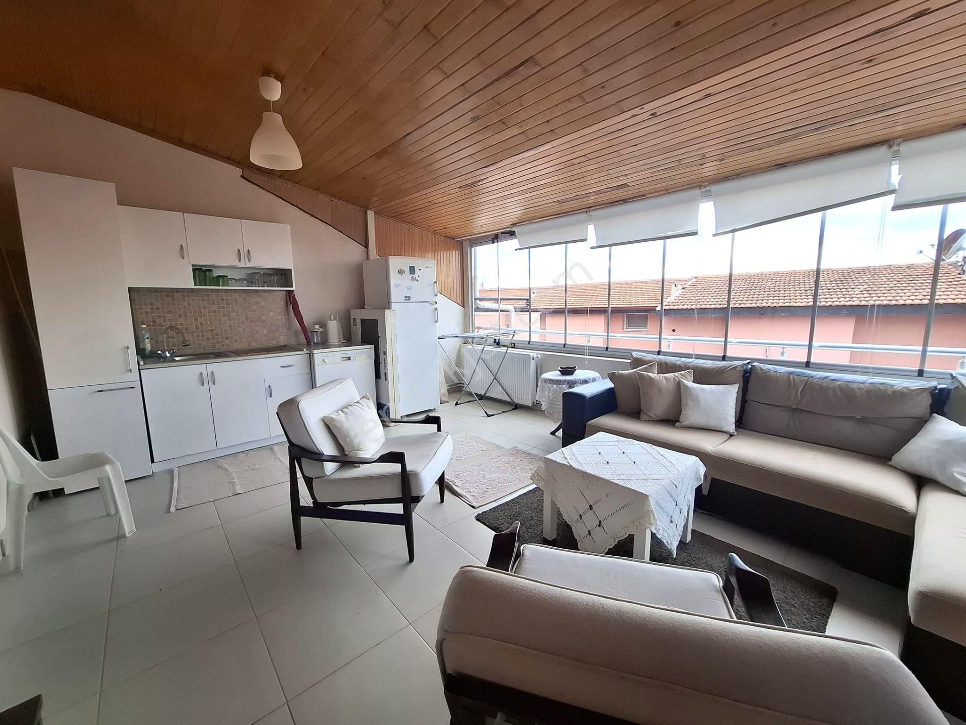 Kuşadası Satılık Kadınlar Denizi’nde Yaz-kış Yaşama Uygun Havuzlu Sitede Eşyalı Villa - Görsel 25