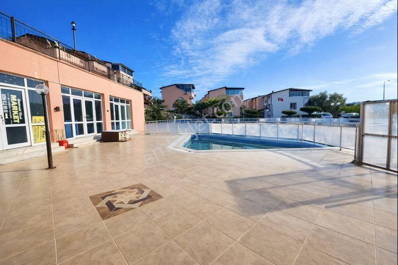 Kuşadası Satılık Kadınlar Denizi’nde Yaz-kış Yaşama Uygun Havuzlu Sitede Eşyalı Villa - Görsel 32