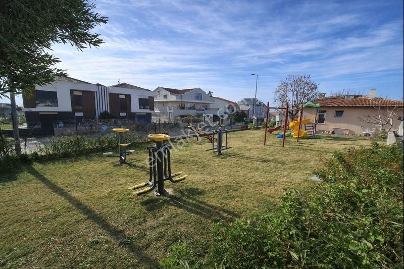 Kuşadası Satılık Kadınlar Denizi’nde Yaz-kış Yaşama Uygun Havuzlu Sitede Eşyalı Villa - Görsel 35