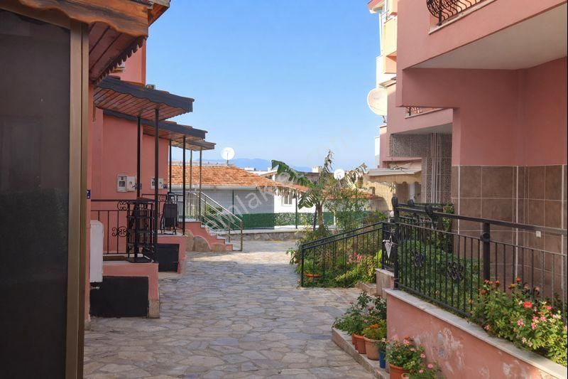 Kuşadası Satılık Kadınlar Denizi’nde Yaz-kış Yaşama Uygun Havuzlu Sitede Eşyalı Villa - Görsel 29