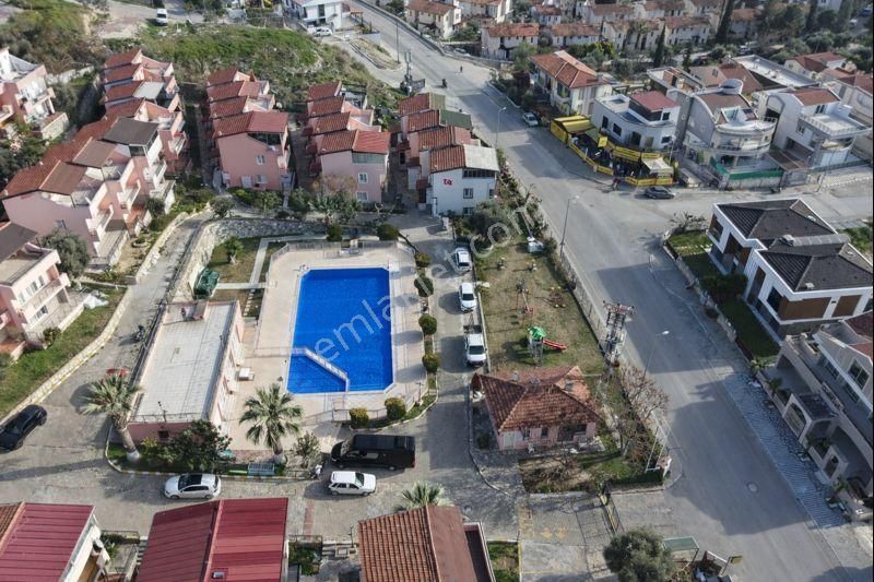 Kuşadası Satılık Kadınlar Denizi’nde Yaz-kış Yaşama Uygun Havuzlu Sitede Eşyalı Villa - Görsel 3
